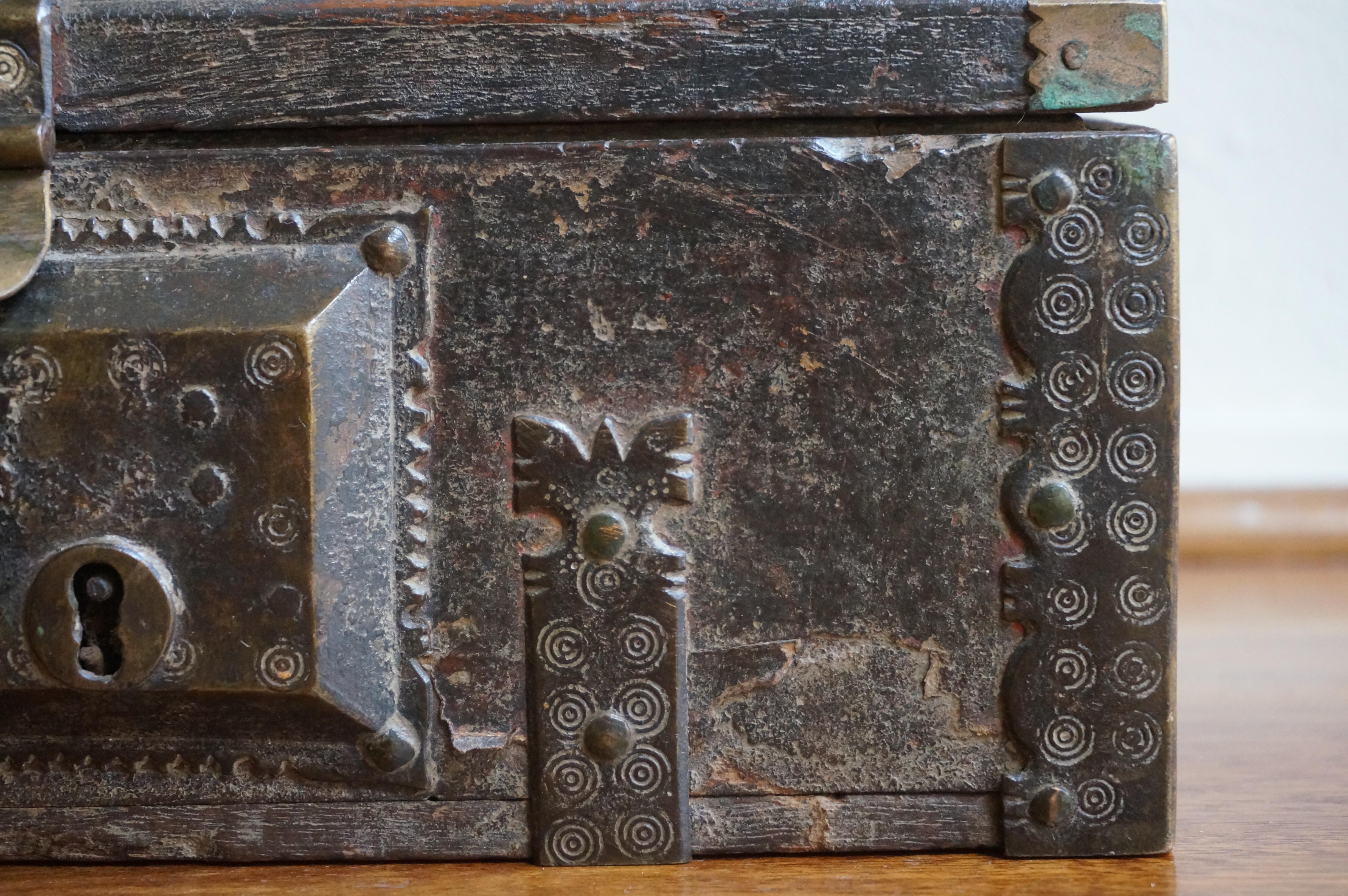 Nettur Petti-Schmuckkästchen, Dowry-Schachtel, Indien, 18. Jahrhundert (18. Jahrhundert und früher) im Angebot