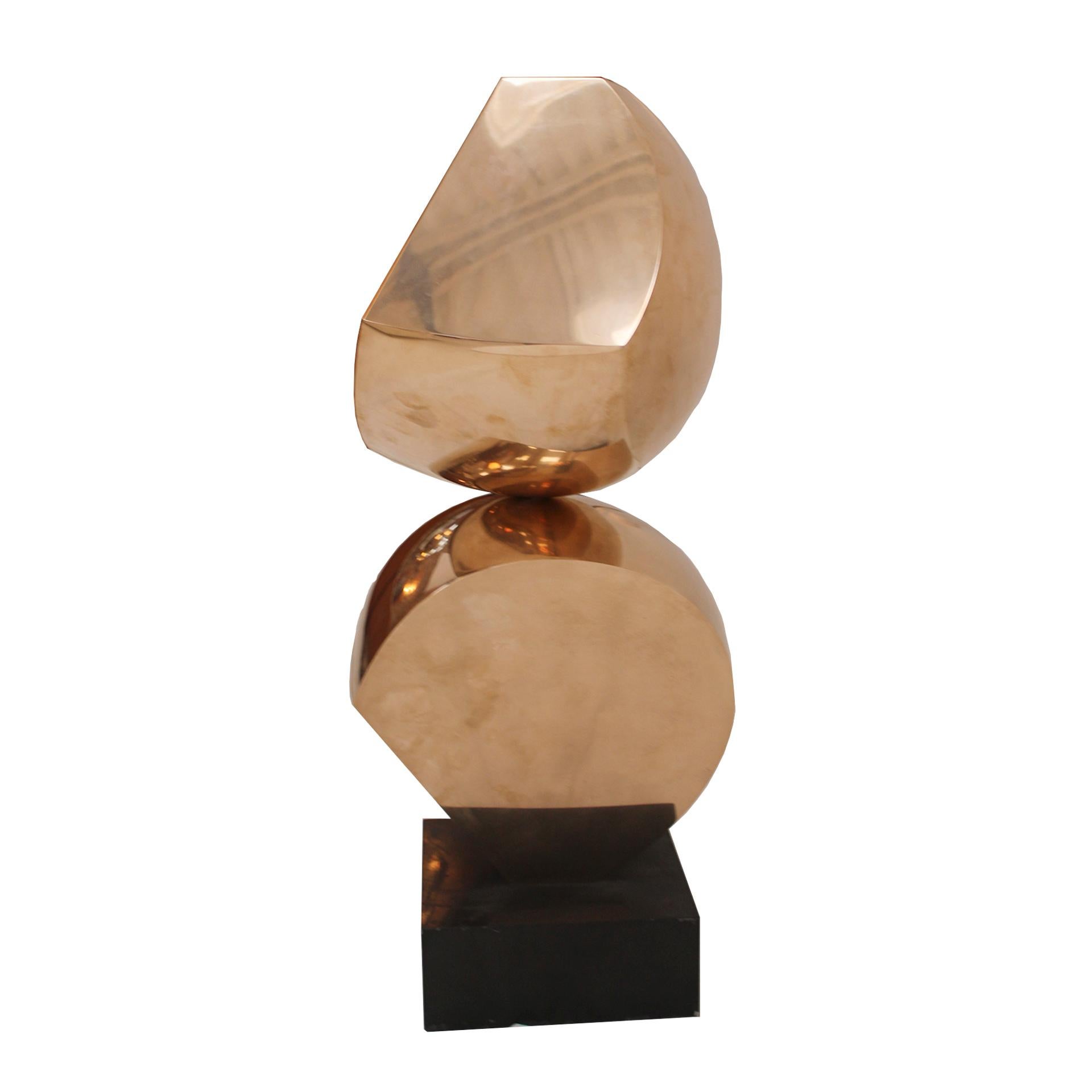Neuclosis by Antonio Grediaga Kieff, signed and numbered 2/6

This extraordinary work of art is expertly crafted in bronze and features a unique abstract form. The sculpture stands on a black marble base, creating a captivating contrast between the
