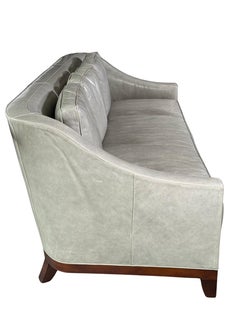 Neues Sofa von Laura Kirar für Baker Furniture