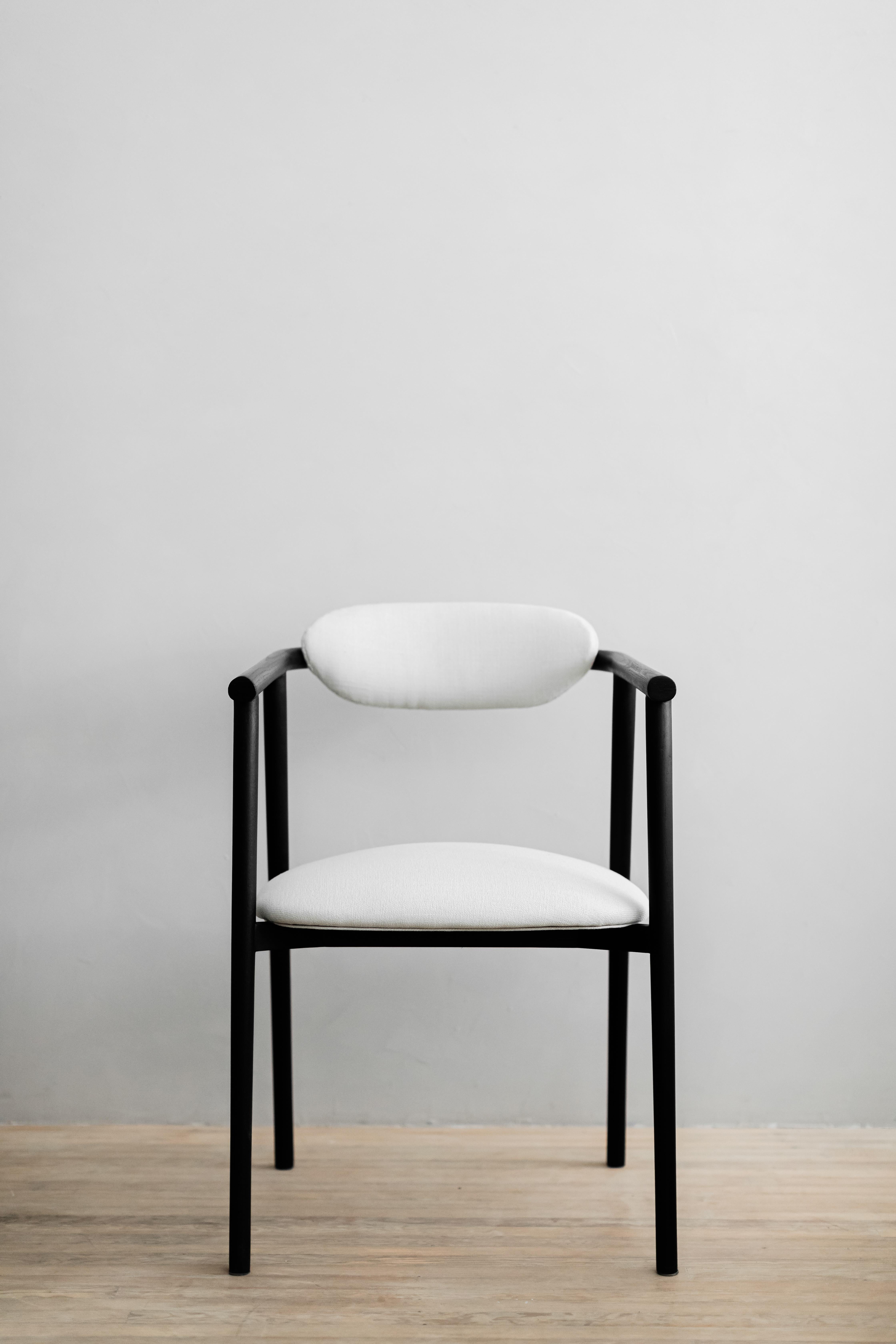 Neutra Stuhl aus schwarz eingefärbter Eiche V3 (Mexikanisch) im Angebot