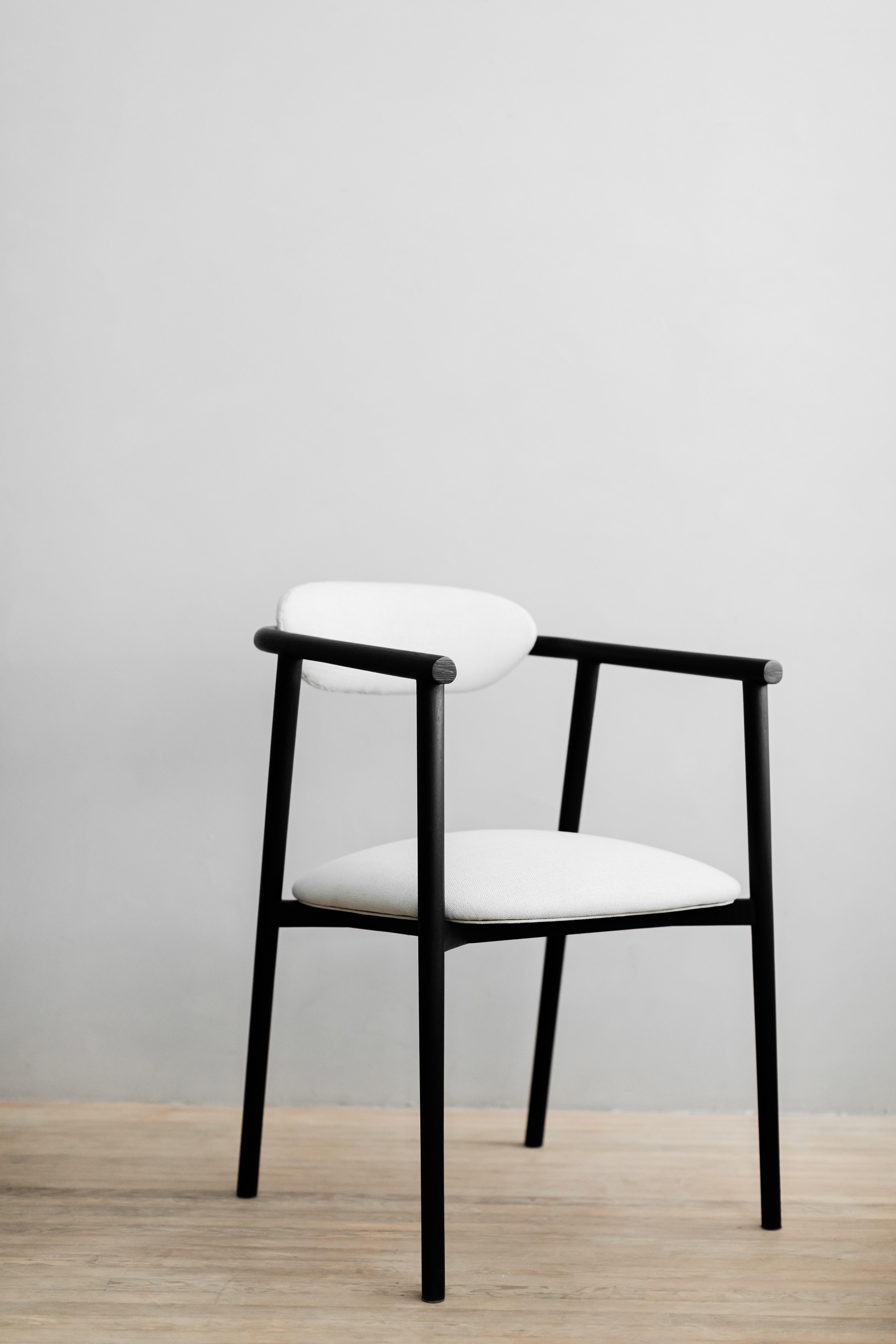 Neutra Stuhl aus schwarz eingefärbter Eiche V3 (Handgefertigt) im Angebot