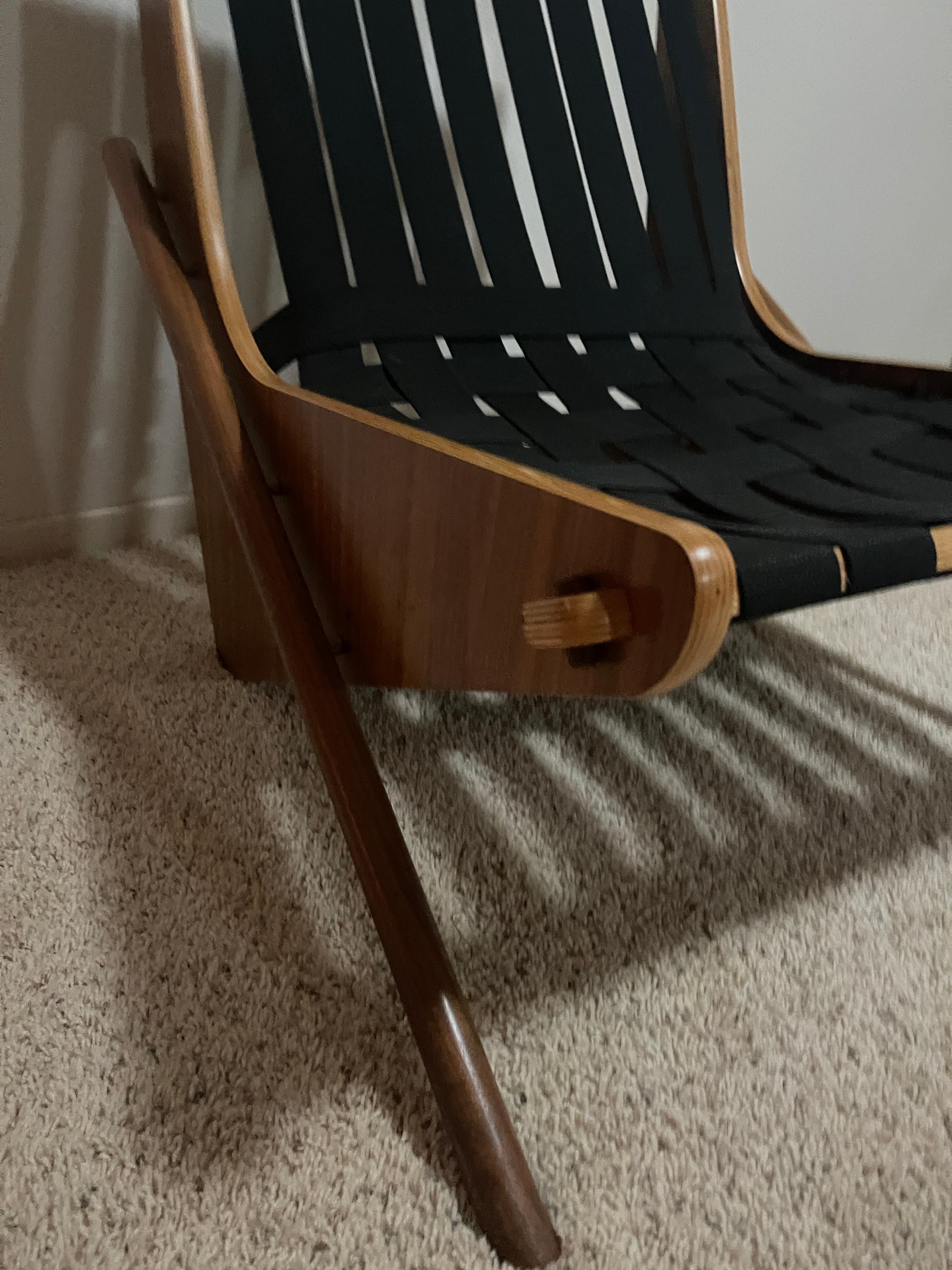 limited edition No. 81 of 100

Richard Neutra believed that architecture should serve as a catalyst for social betterment. When he developed the San Pedro, Calif. Channel Heights Housing project in 1942, he also designed the Boomerang Chair which