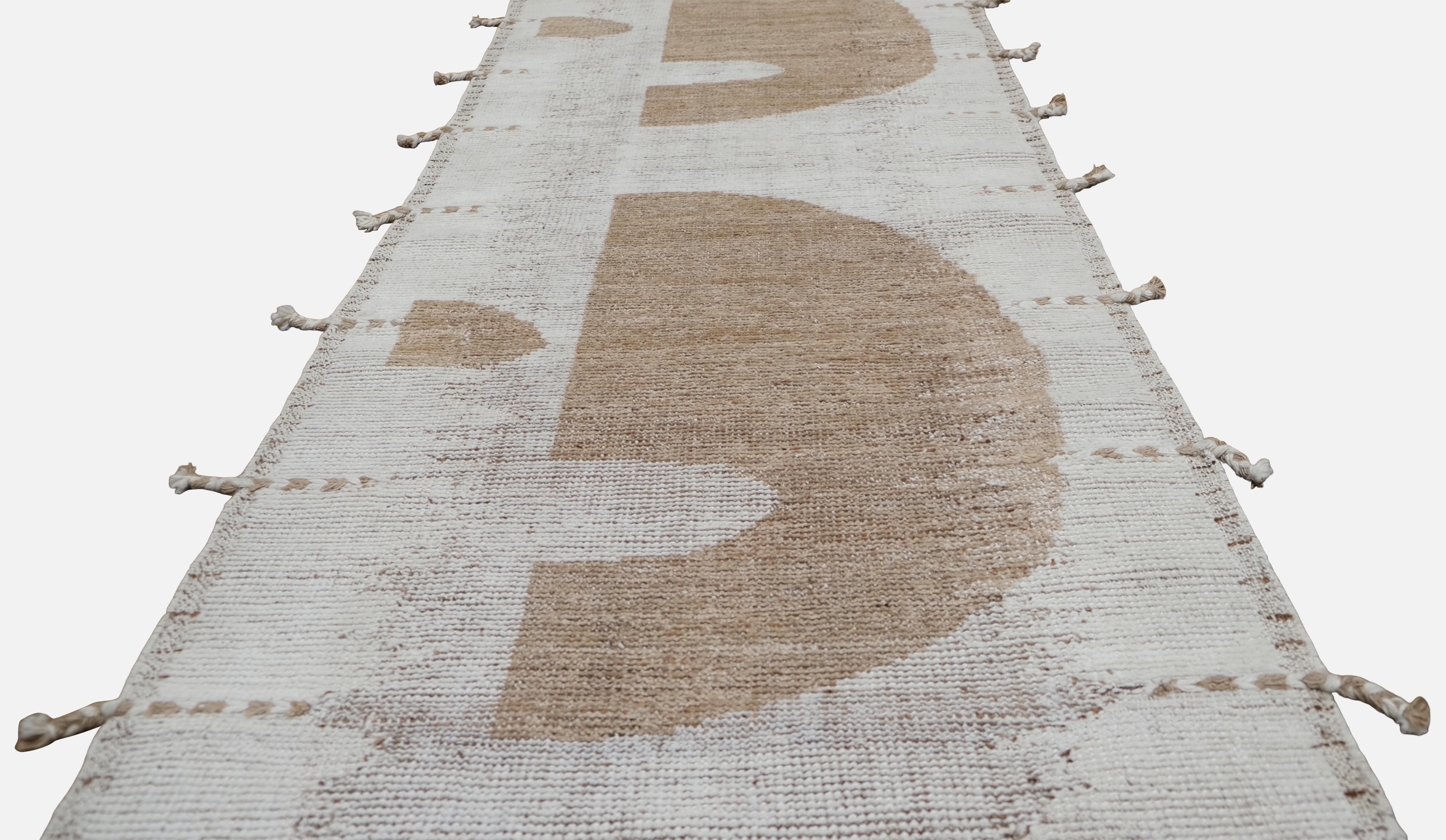 Pakistani Neutral Abstract Half-Circle Designed Wool Runner Rug 3'2''x8'10'' For Sale