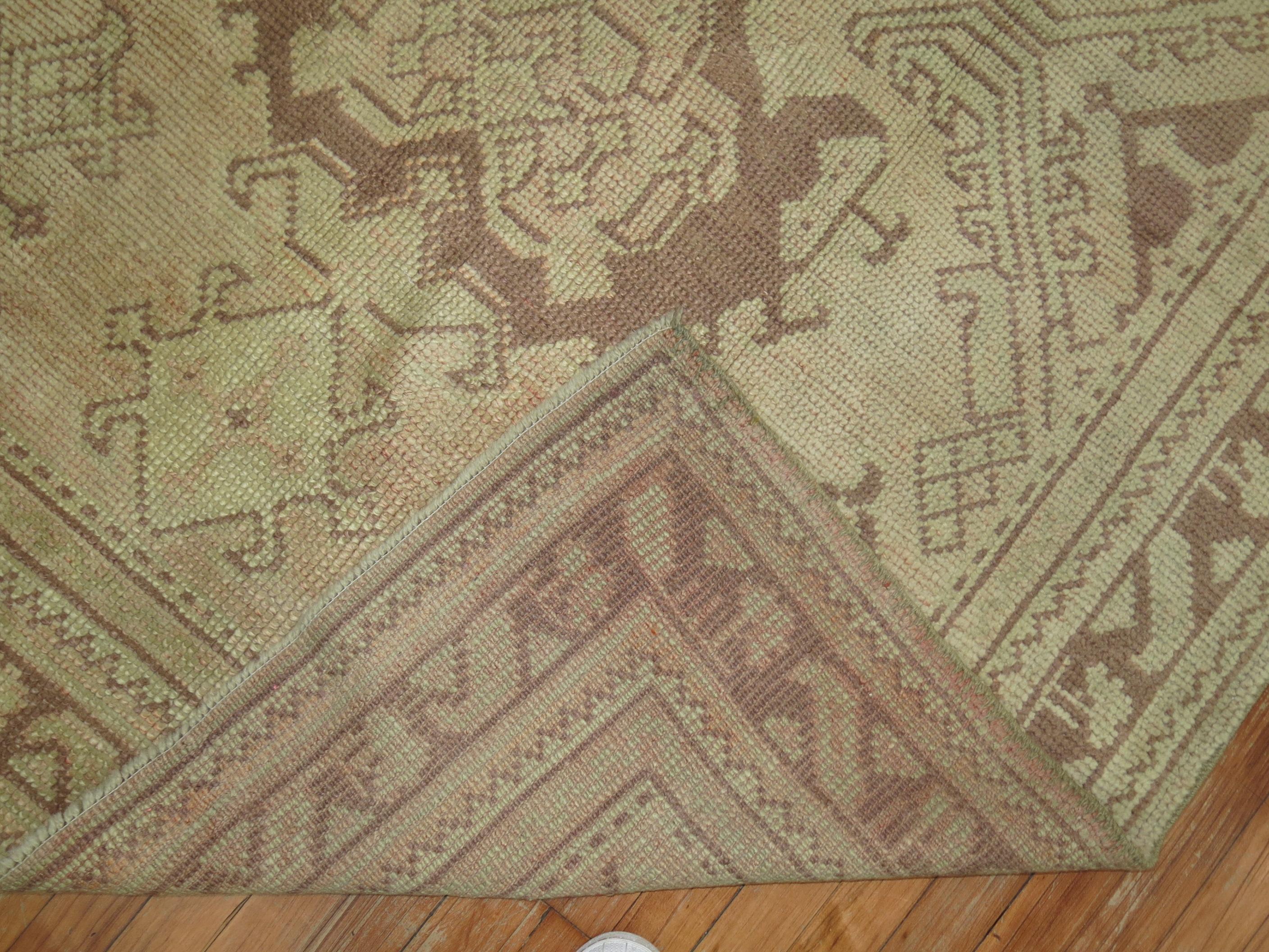 Neutral Antique Turkish Oushak Foyer Rug In Good Condition For Sale In New York, NY