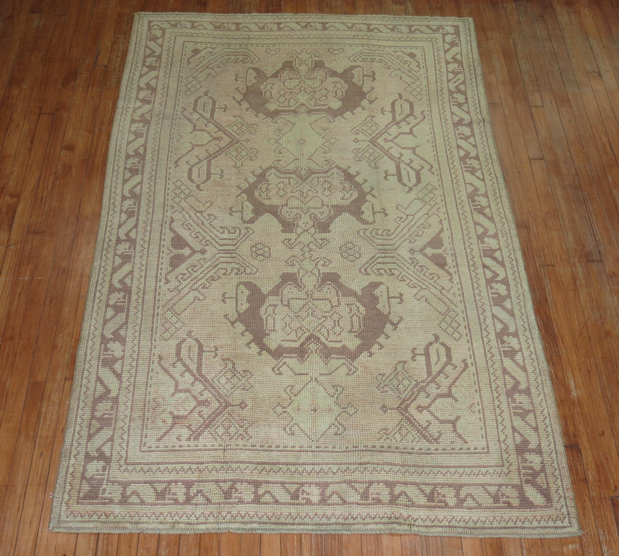 Neutral Antique Turkish Oushak Foyer Rug For Sale 1