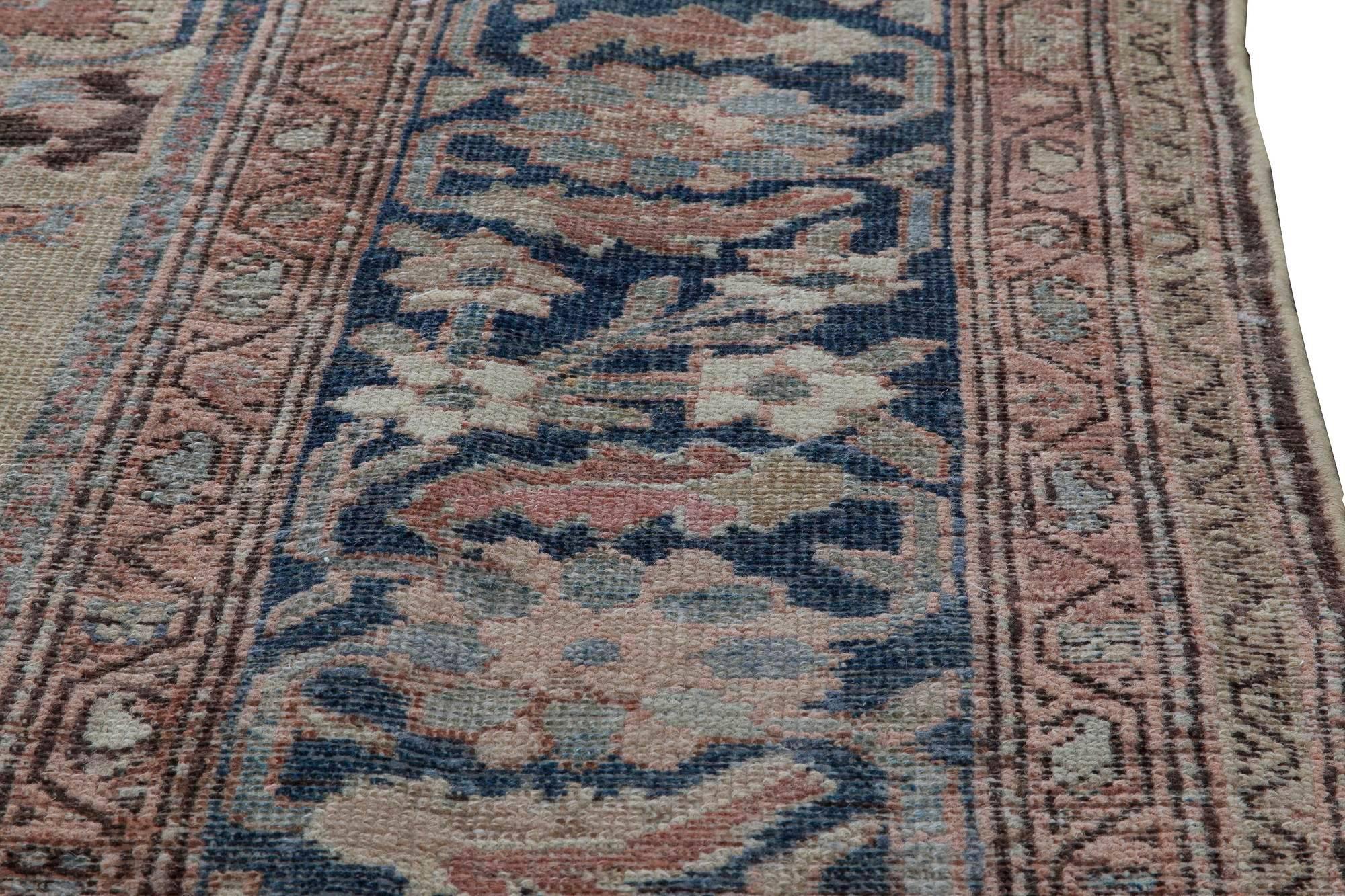 Antique Persian Malayer Handmade Wool Rug In Good Condition For Sale In New York, NY