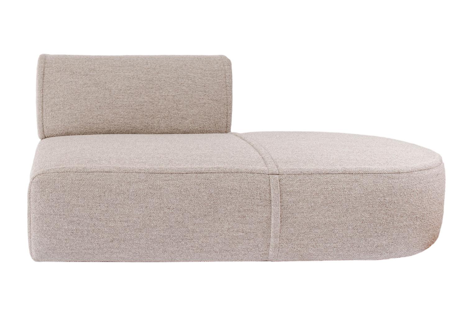 Bowy sectional sofa by Cassina

The soft, welcoming lines of this sofa spell comfort and flexibility. Circular, semi-circular and rectangular shapes alternate to create a dynamic interplay of contours and a graphic silhouette. The rounded armrest