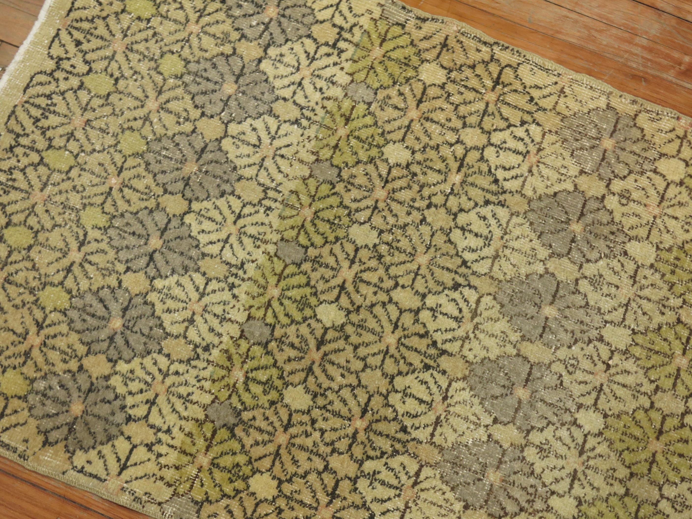 Neutral Color Turkish Deco Rug In Good Condition In New York, NY