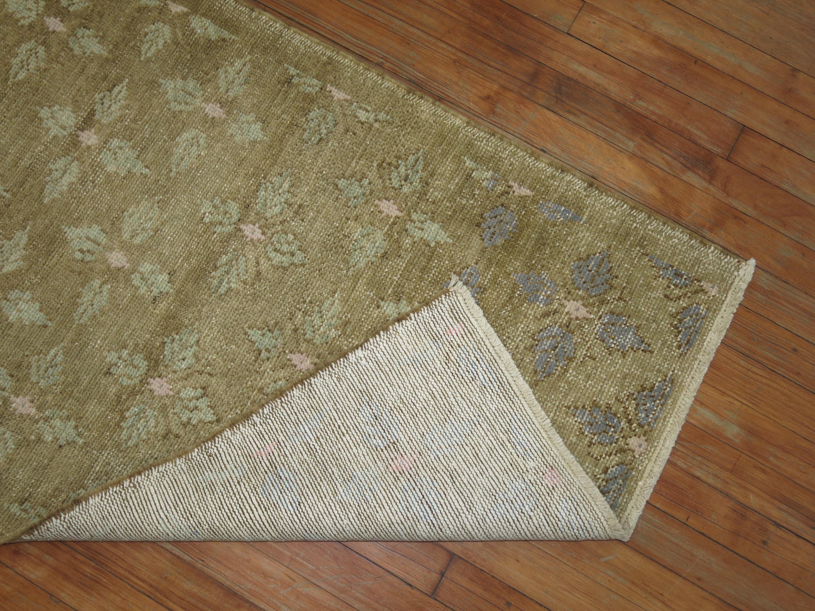 Neutral Color Turkish Scatter Rug, Mid-20th Century In Excellent Condition In New York, NY