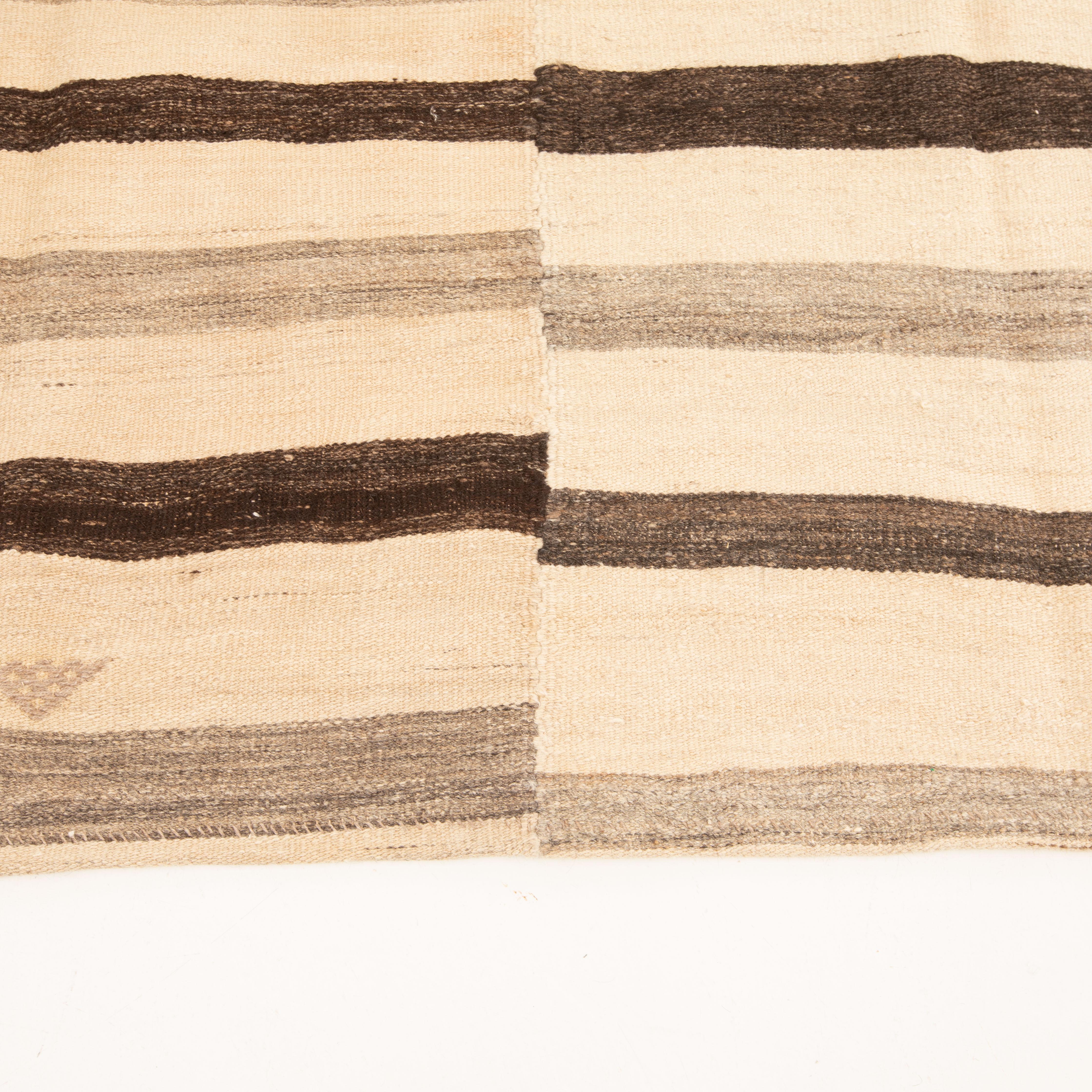 Hand-Woven Neutral Kilim from Central Anatolia, Turkey, 1960s For Sale