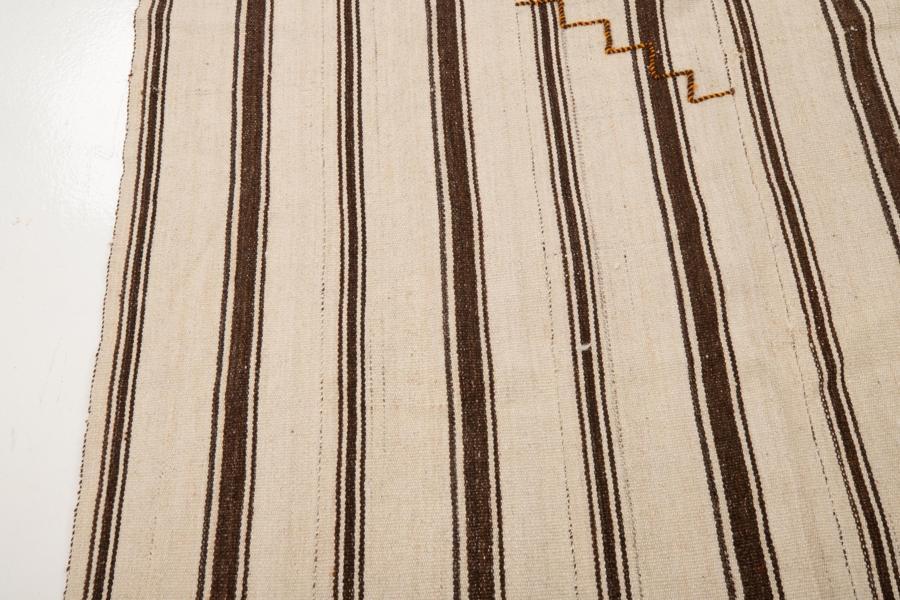20th Century Neutral Kilim from Central Anatolia, Turkey, 1960s For Sale