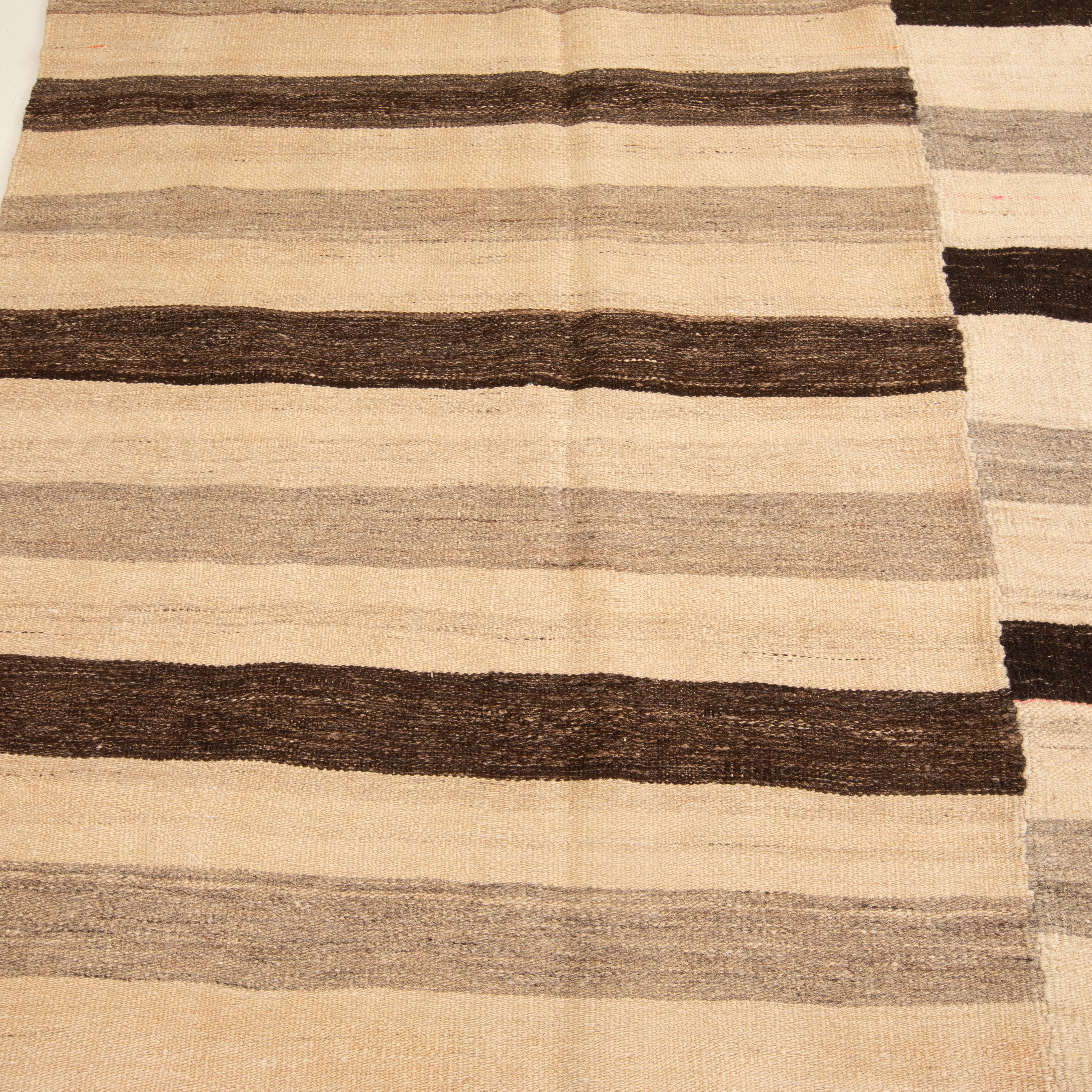 20th Century Neutral Kilim from Central Anatolia, Turkey, 1960s For Sale