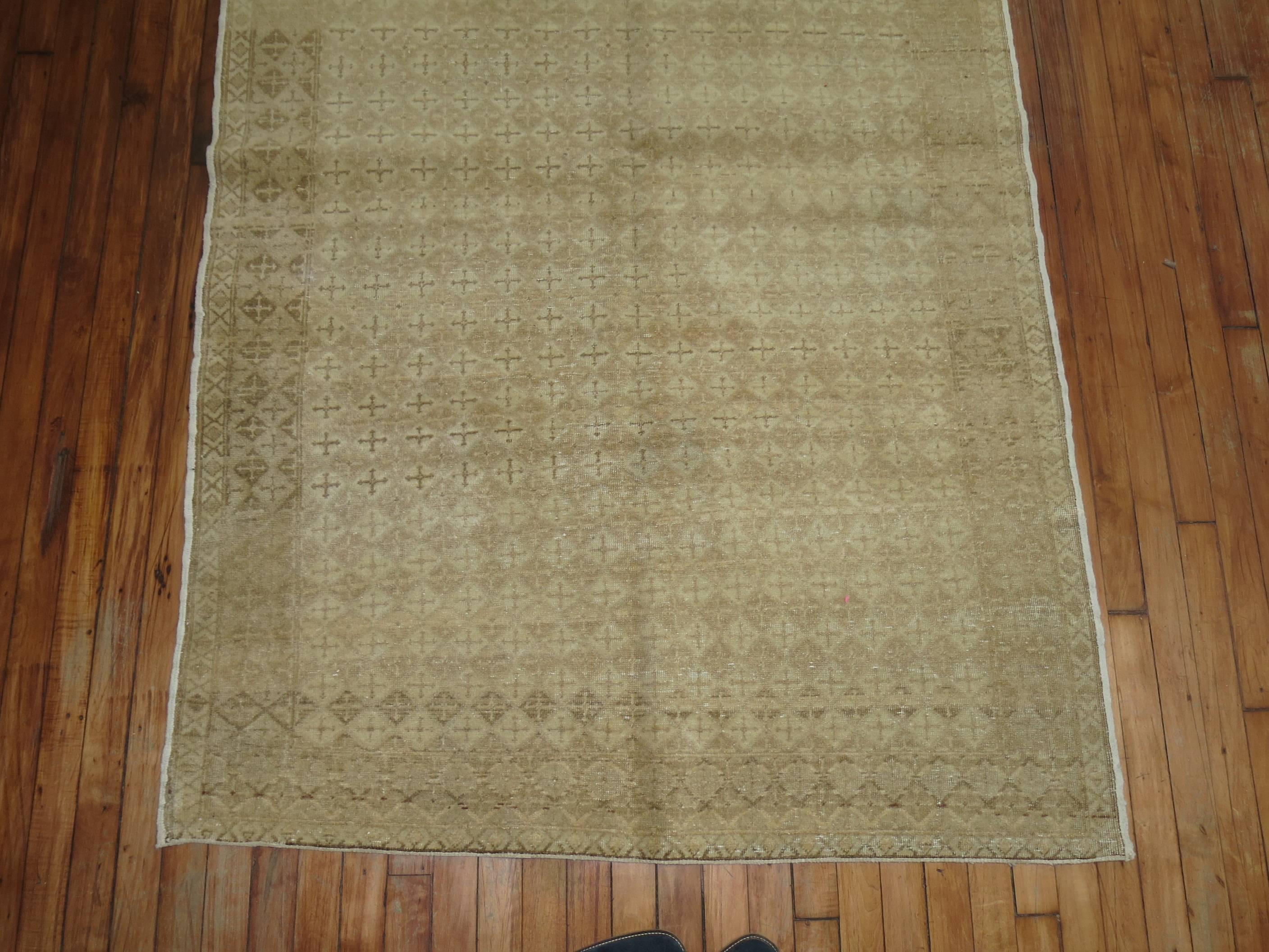 Hand-Knotted Neutral Mid 20th Century Turkish Rug For Sale