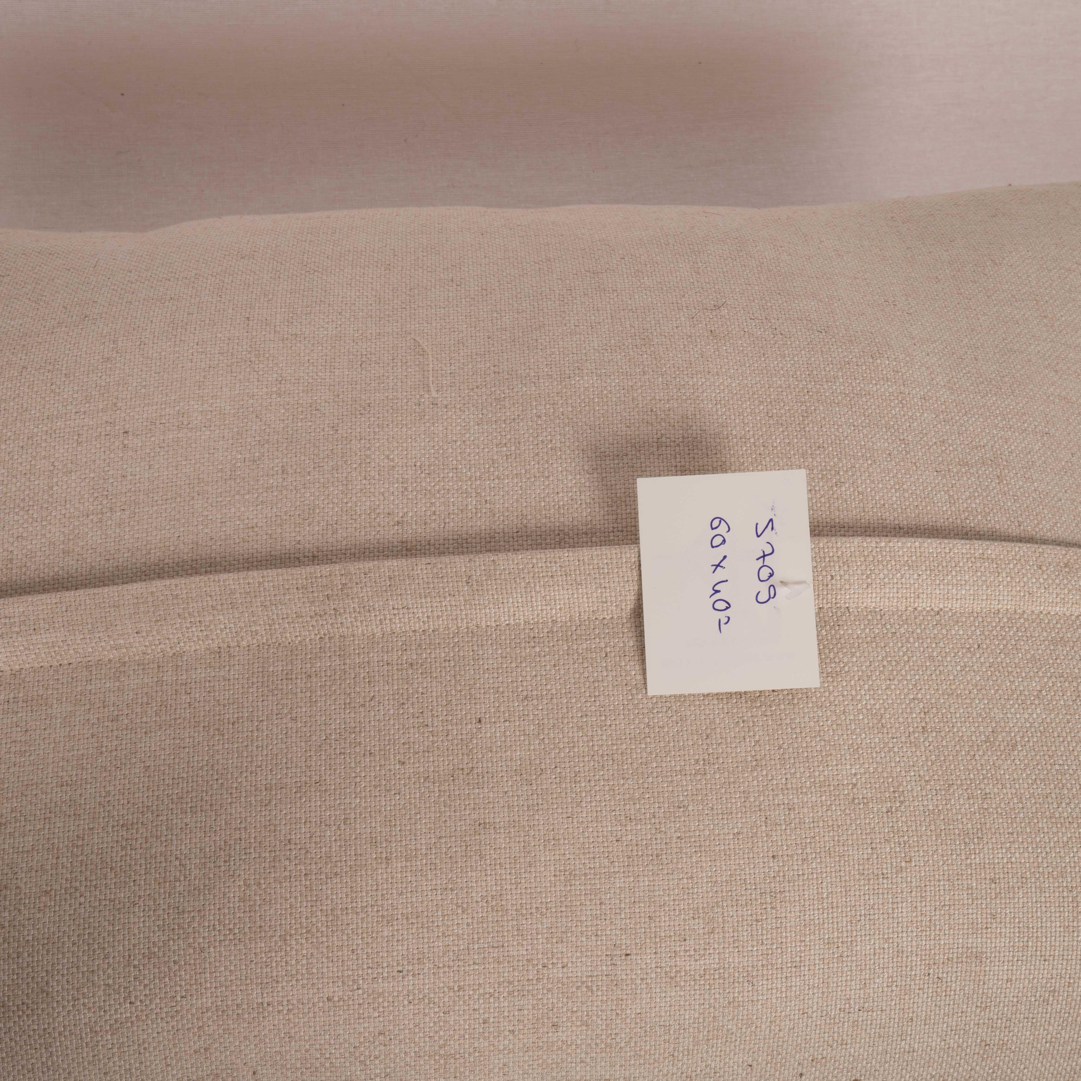 Funda de almohada neutra hecha a partir de una funda de lana vintage, mediados del siglo XX en venta 1