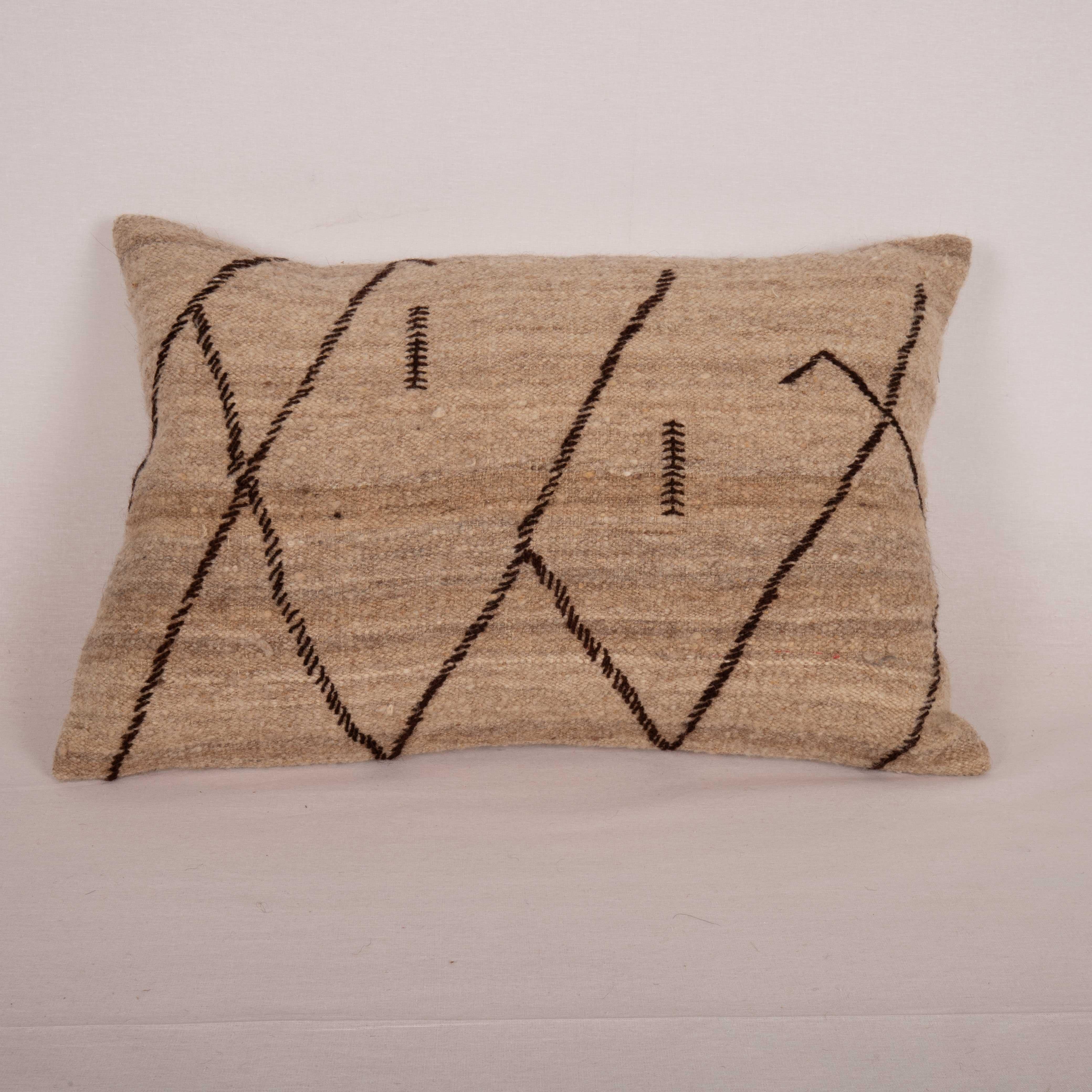 Neutral Pillow Case Made from a Vintage Wool Cover, Mid 20th C For Sale 1
