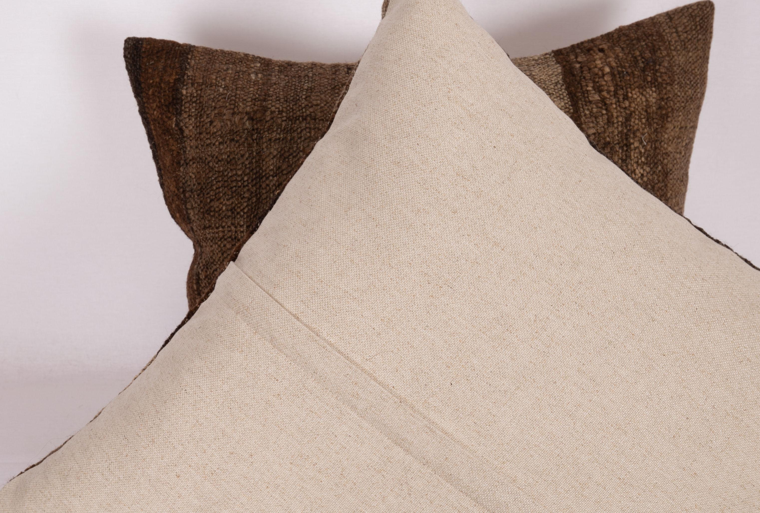 Tissé à la main Boîtes d'oreillers neutres fabriquées à partir d'une couvercle vintage anatolienne, milieu du 20e siècle