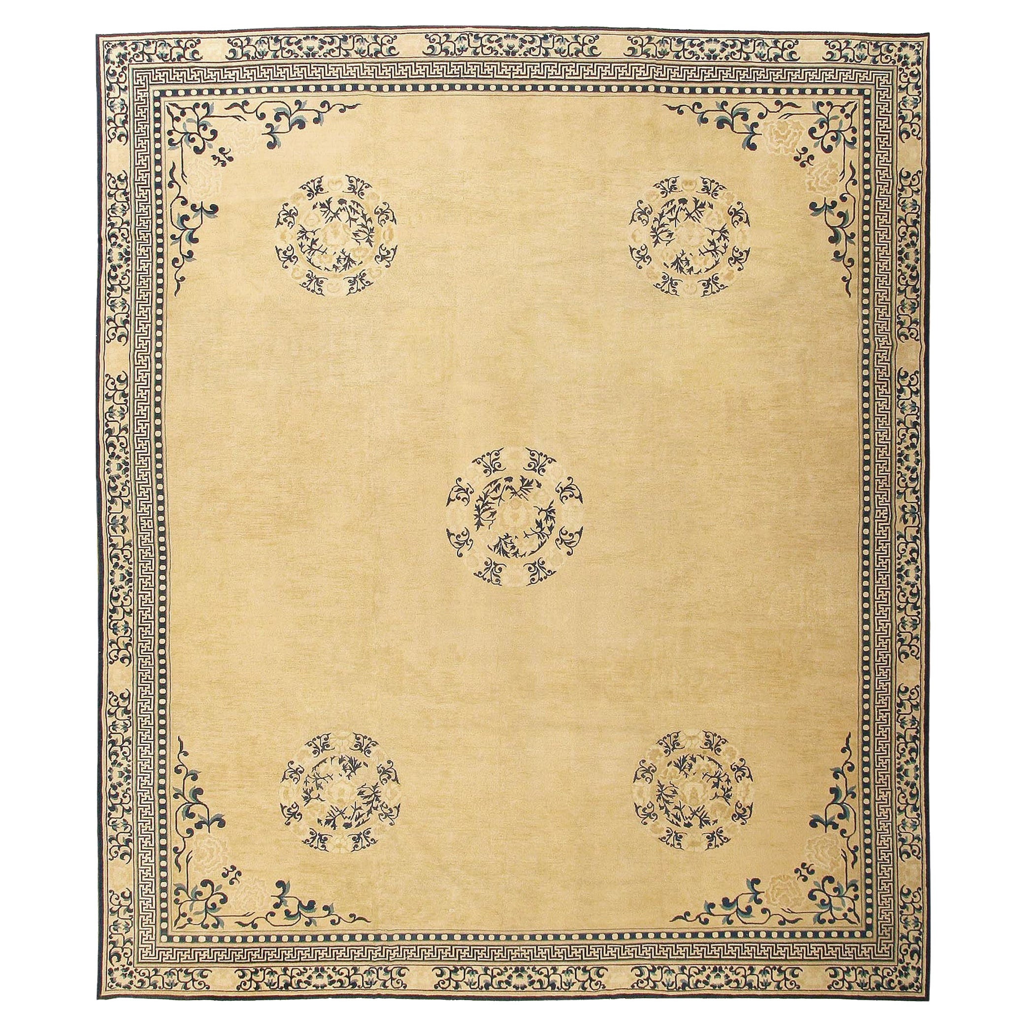 Décoratif de type matelassée neutre, beau tapis chinois ancien de 13'10" x 15'11"