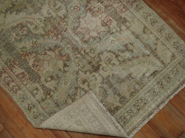 Neutral Shabby Chic Persian Mahal Rug For Sale at 1stDibs