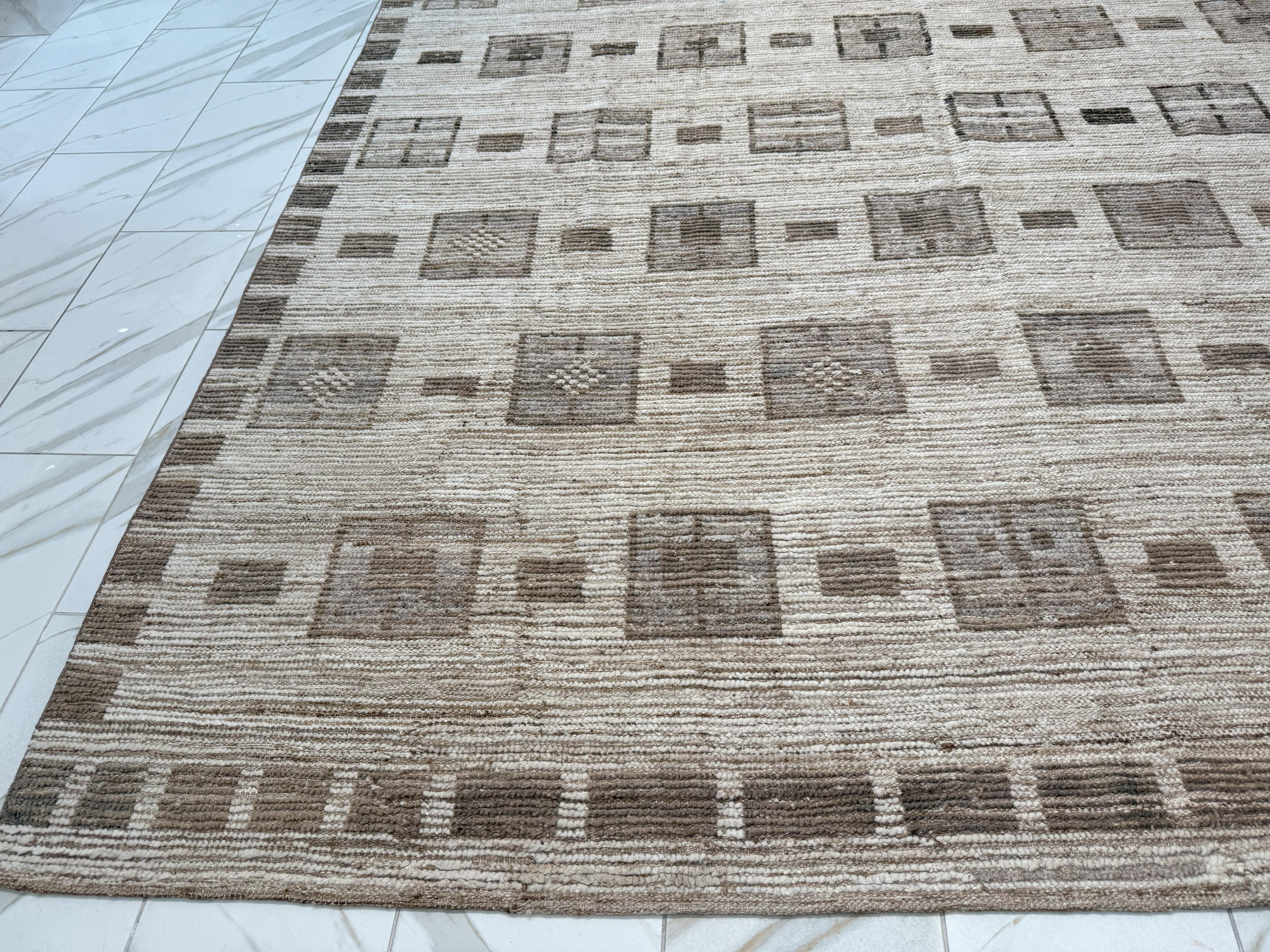 Neutraler, geometrischer marokkanischer Design-Teppich (21. Jahrhundert und zeitgenössisch) im Angebot