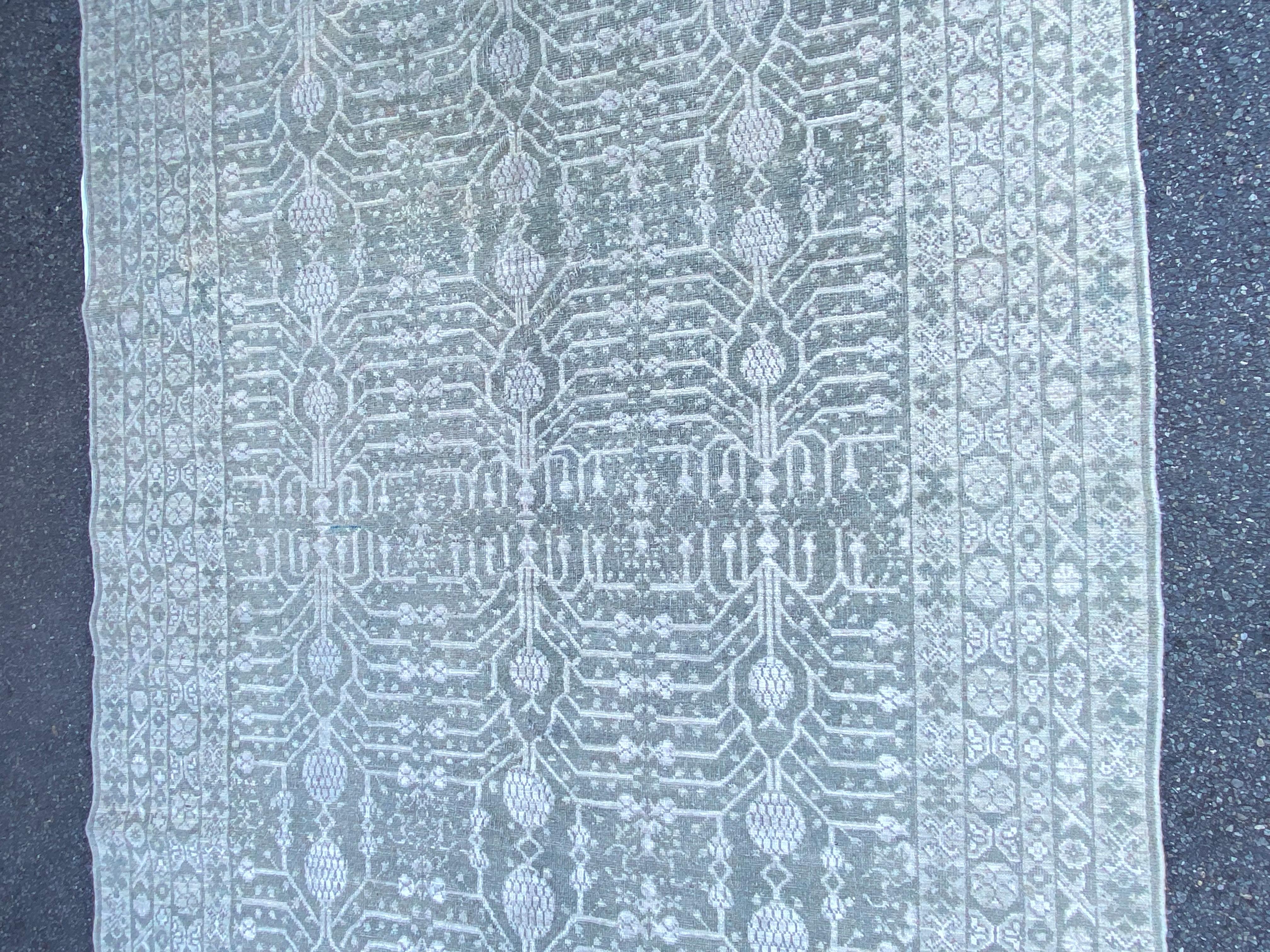 Neutraler Versatiler Khotan-Teppich (Mitte des 20. Jahrhunderts) im Angebot