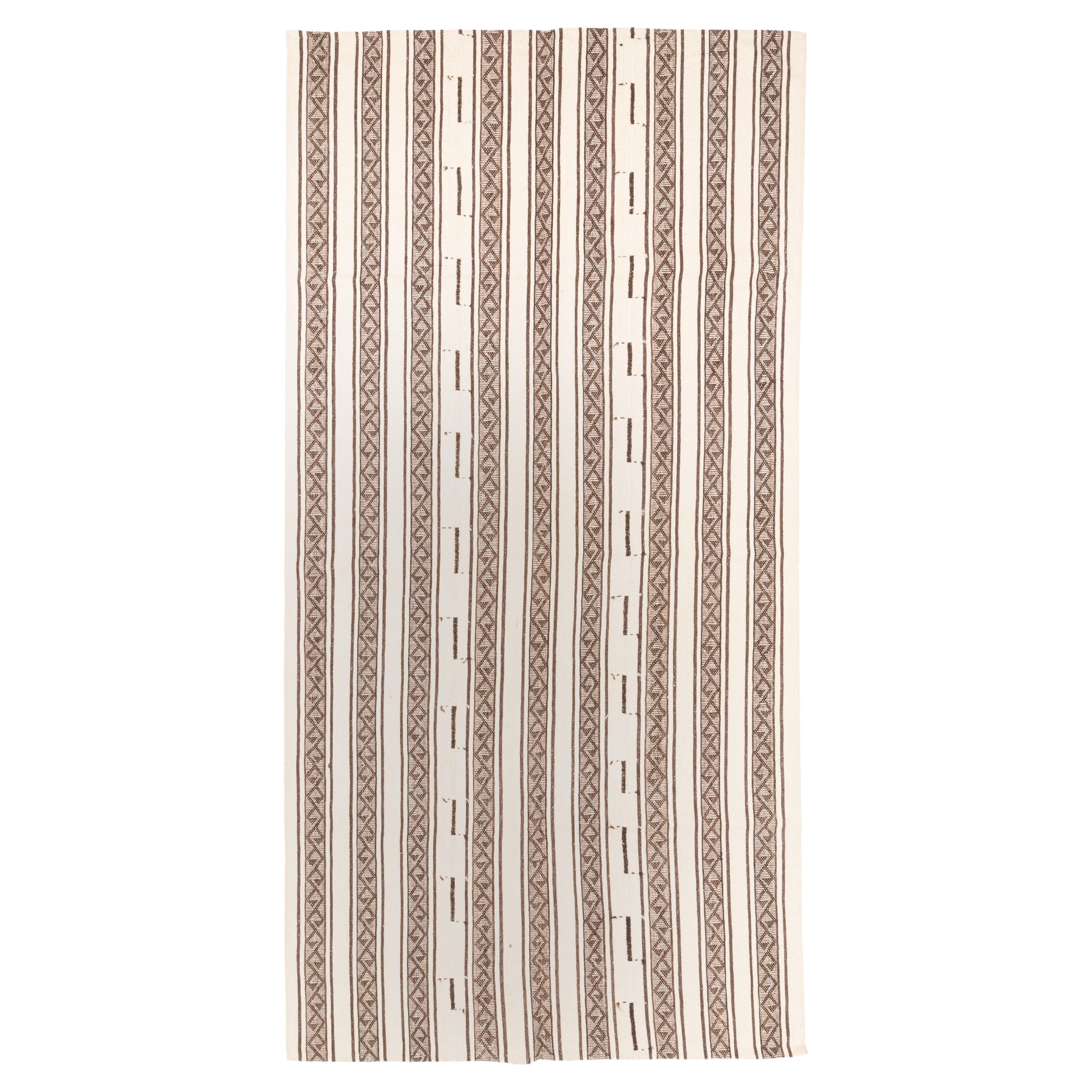 Neutral Wool Kilim runner, Central Anatolia, Turkey Mid 20th Century.