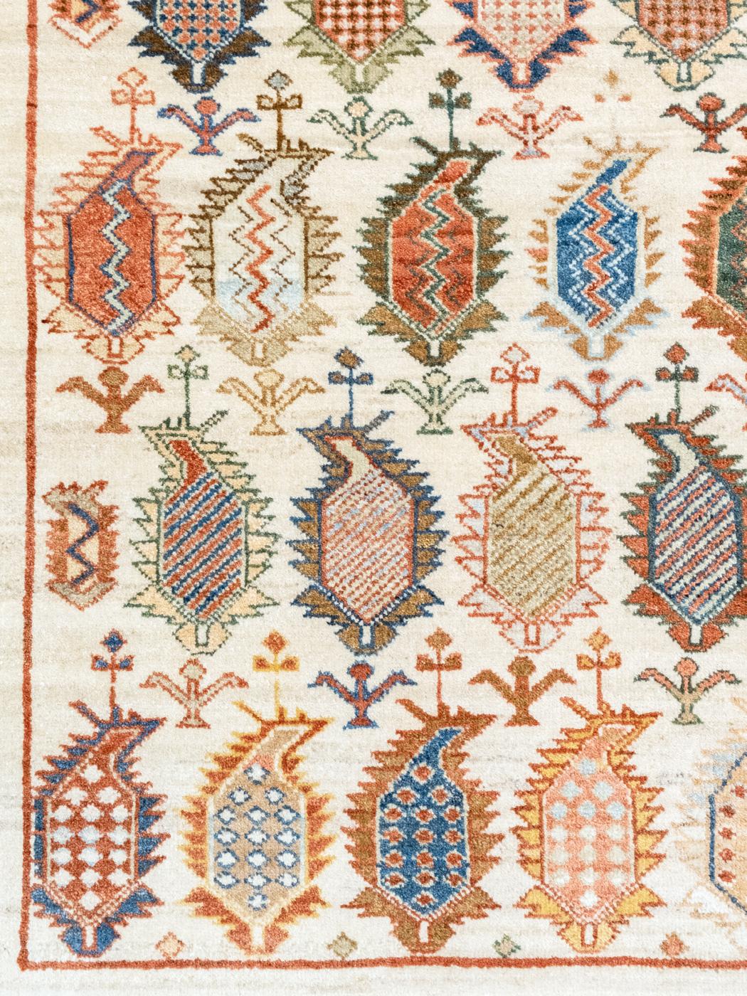 Neutraler persischer Wollteppich mit bunten Paisleys, böhmisch, 8' x 10' (Persisch) im Angebot