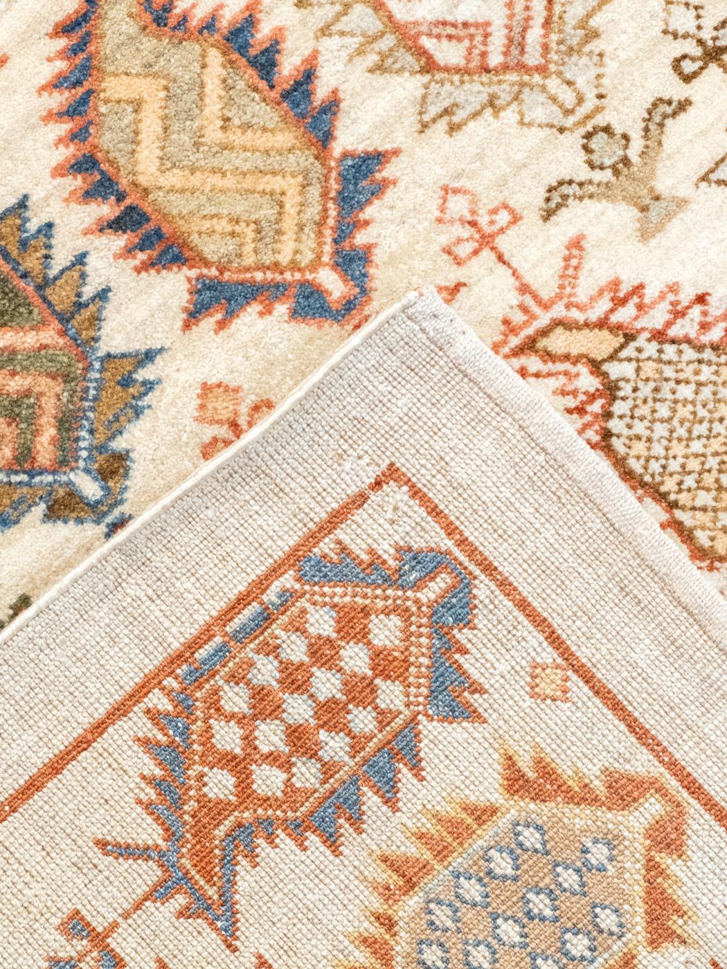 Neutraler persischer Wollteppich mit bunten Paisleys, böhmisch, 8' x 10' (Wolle) im Angebot