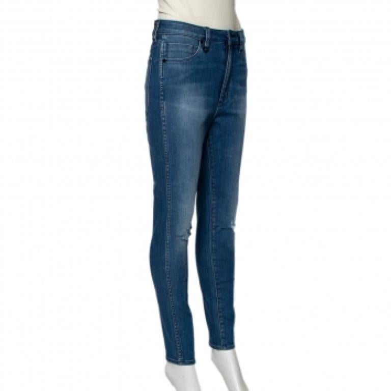 From Neuw comes this pair of blue jeans tailored to give you style with comfort! It has been sewn to a fitted shape and designed with distressed details. Pair the jeans with any top of your choice and high heels or sneakers.