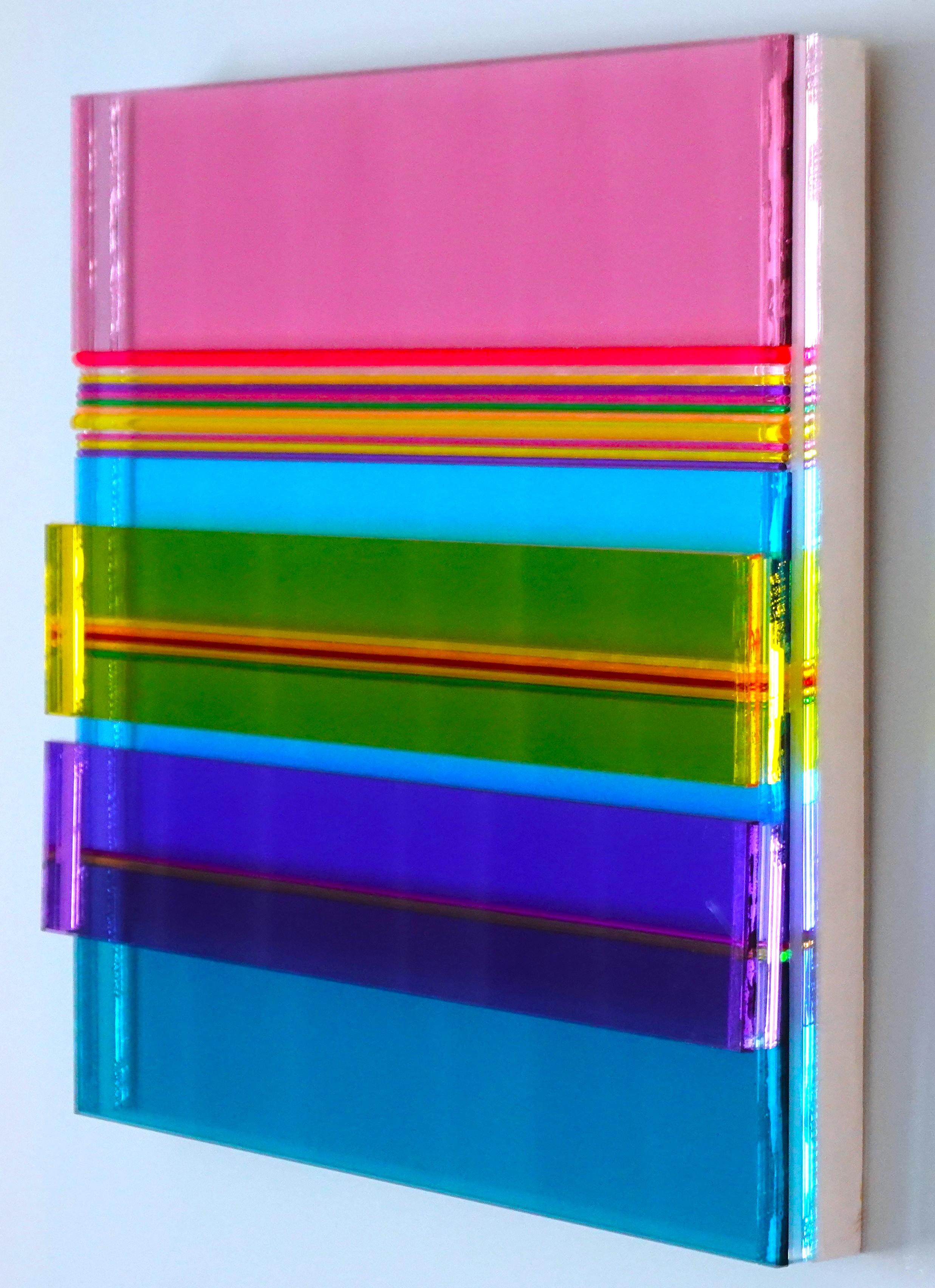 Amanecer Cromático, Plexiglás, Escultura de Pared, Colorido, Dimensional, Único - Sculpture de Neva Delihas Setlow