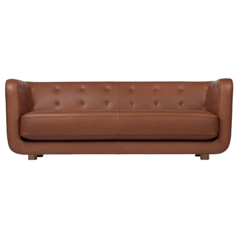 Canapé Vilhelm en cuir cognac et chêne fumé du Nevada de Lassen en vente