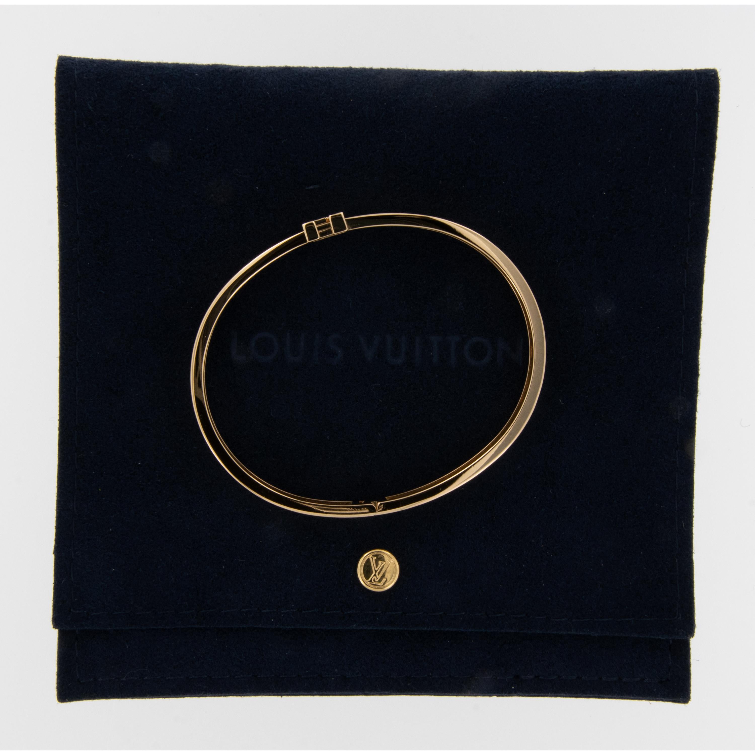 Nie getragene Louis Vuitton Empreinte 18 Karat Gelbgold Armreif mit Box  Damen im Angebot