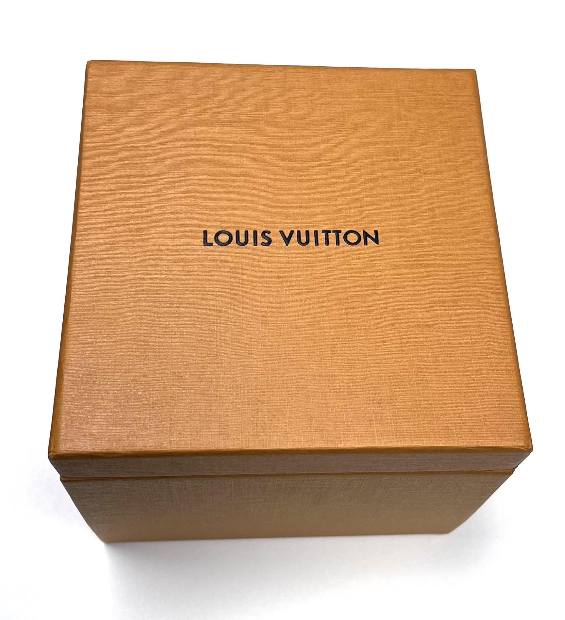 Never Been Worn Louis Vuitton Empreinte 18 Karat Yellow Gold Bangle with Box  For Sale 1