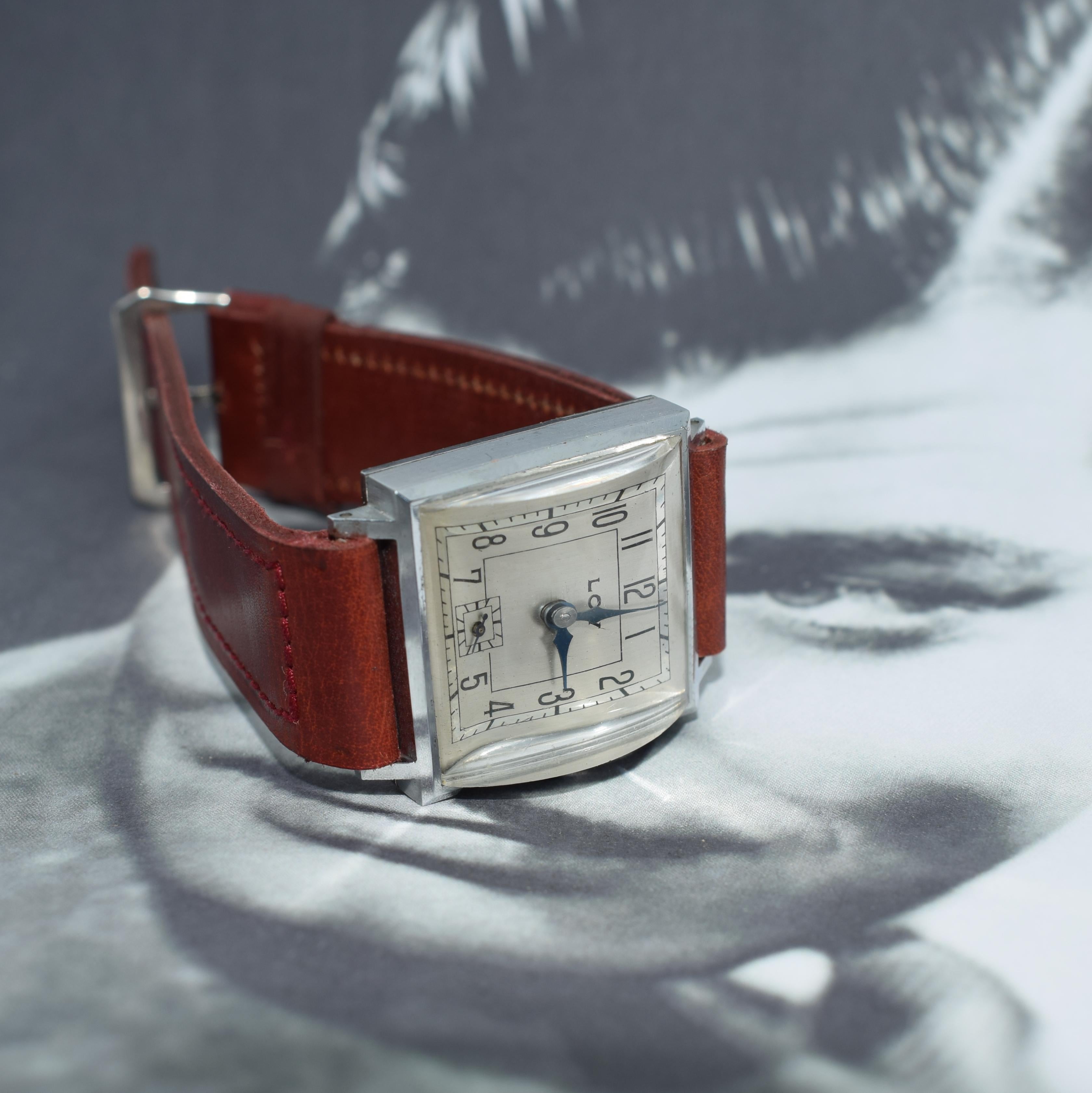 This is a golden opportunity to acquire a perfect condition Art Deco Gents wrist watch. This is what we call 'old new stock', that is to say it's of the period dating to the 1930's but has never been sold, marketed or worn, as you can imagine that's