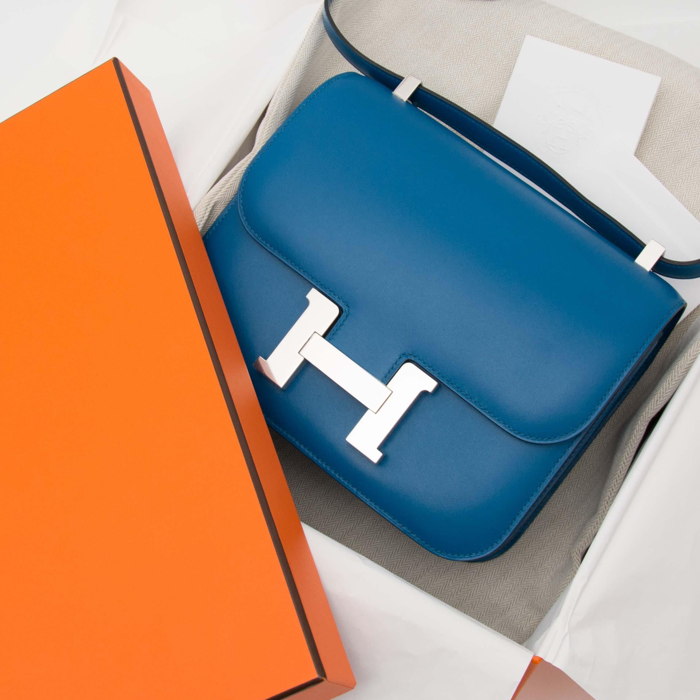 Never used, store fresh!

Never Used Hermes Constance III 24 Bleu Izmir Veau Tadelakt PHW

This elegant Hermès Constance bag comes in a vivit blue color called 'Bleu Izmir' and is finished with palladium toned hardware.
Veau tadelakt has no visible