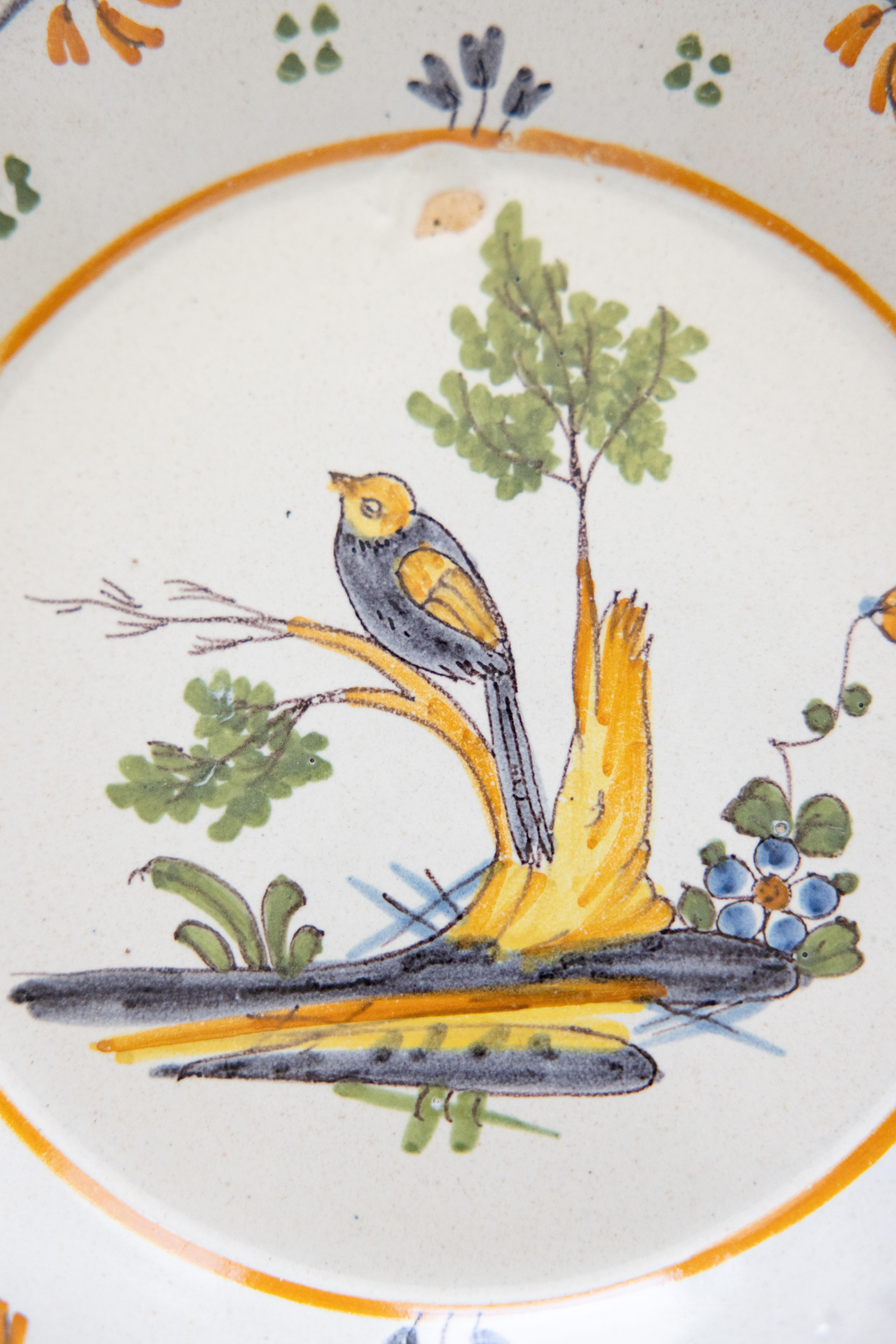 18th Century French Nevers Polychrome Tin-Glazed Faïence Bird Plate In Good Condition For Sale In Pearland, TX