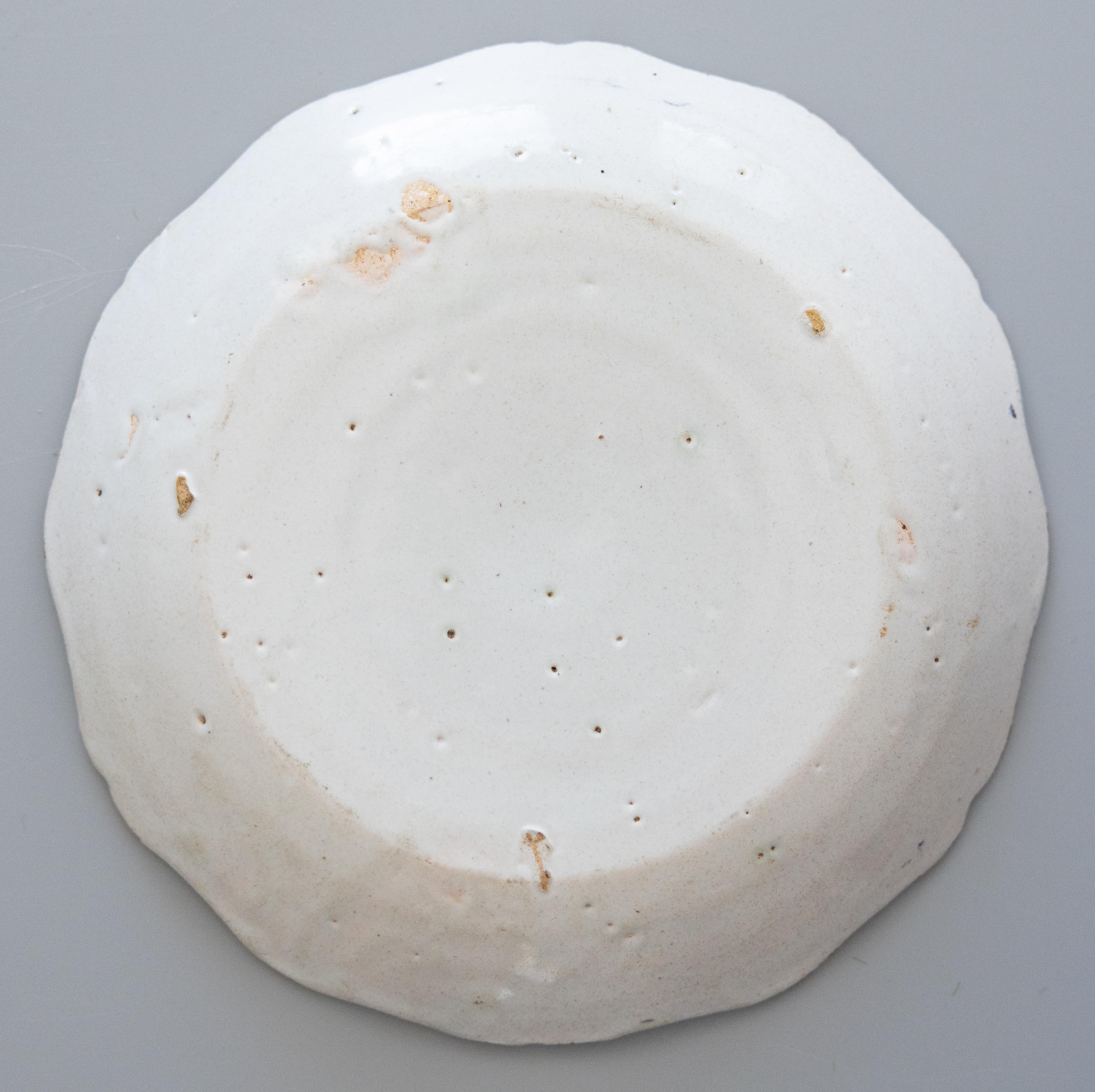 18th Century French Nevers Polychrome Tin-Glazed Faïence Bird Plate For Sale 2