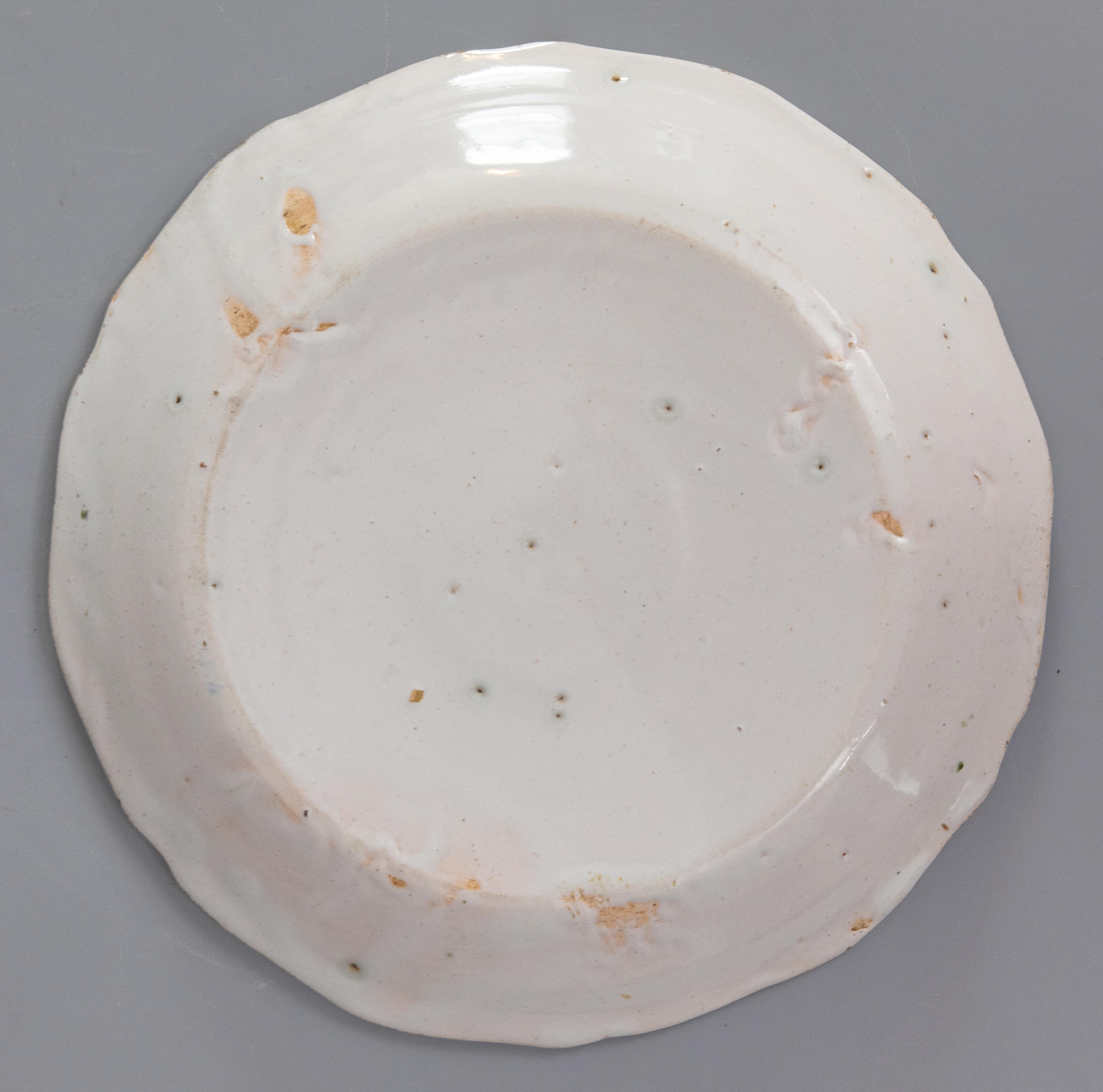 Schloss Nevers 18. Jahrhundert Polychromer zinnglasierter Fayence-Teller im Zustand „Gut“ im Angebot in Pearland, TX