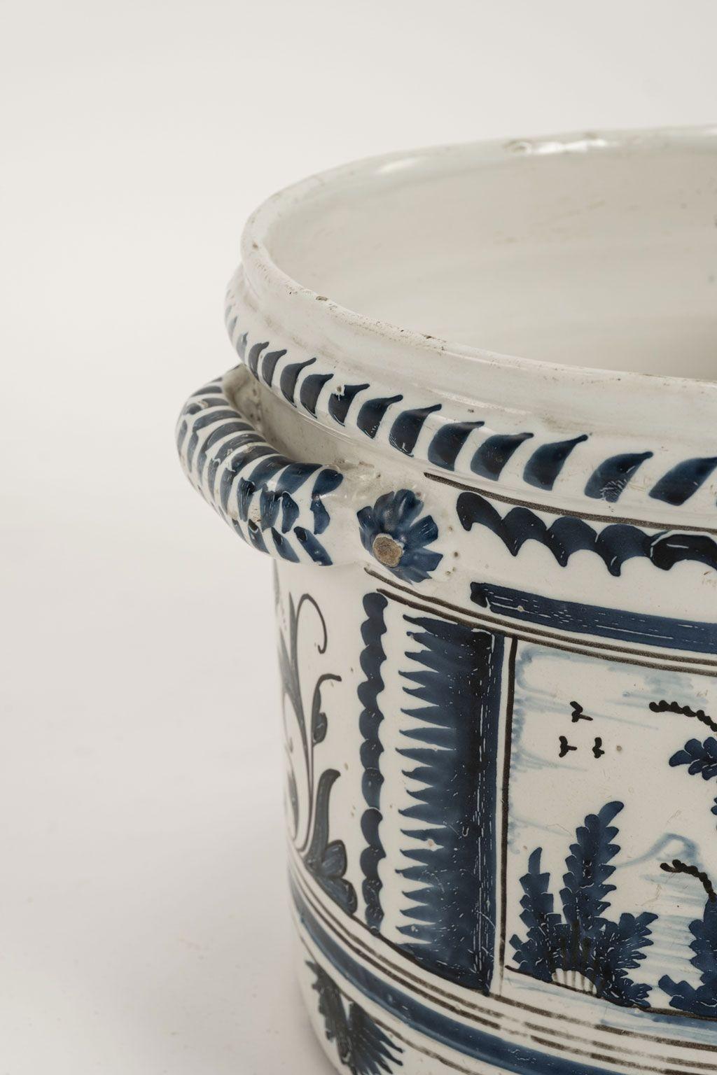 Nevers Faience 'Pot a Oranger' In Good Condition For Sale In Houston, TX