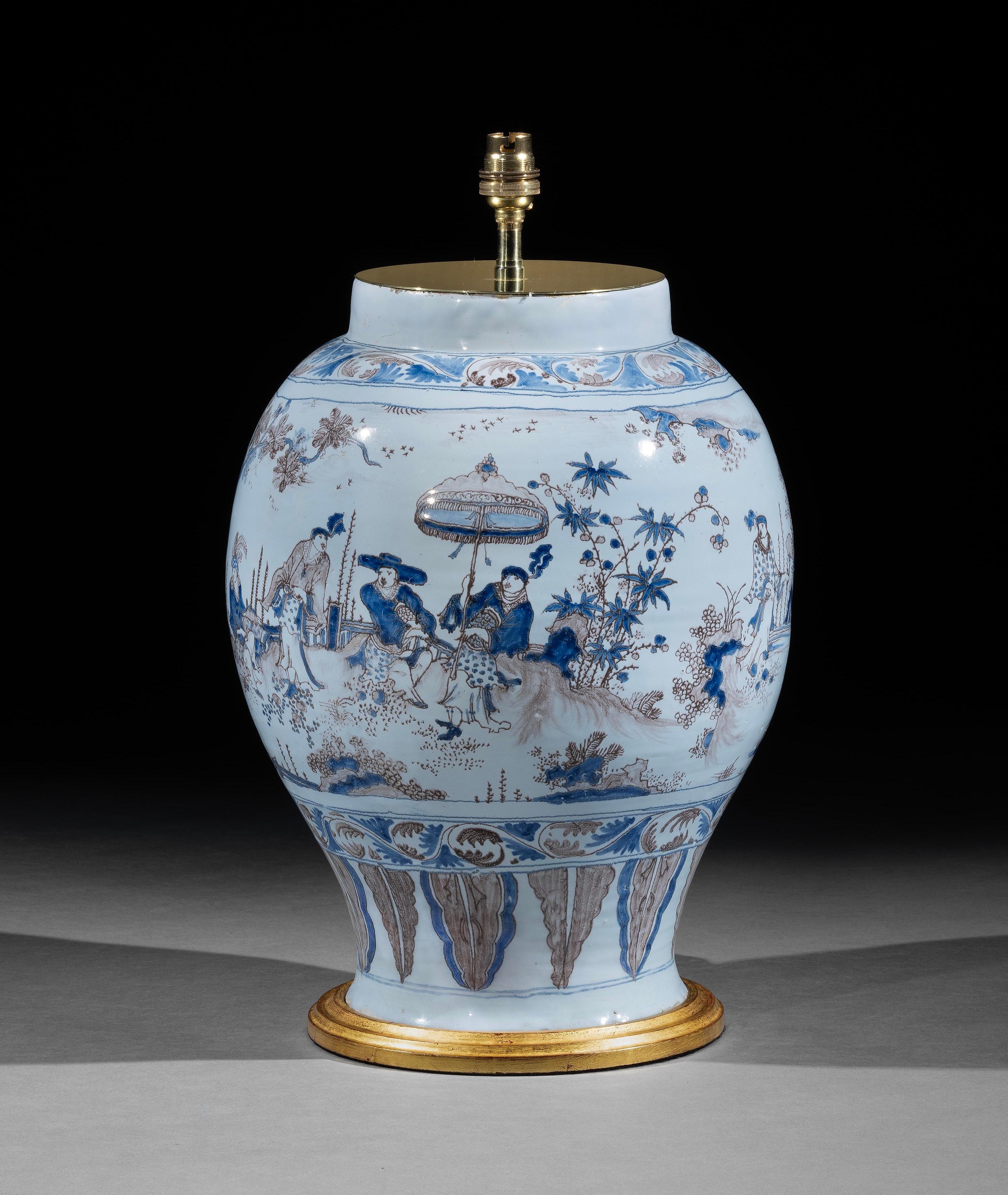 Vernissé Lampe de table en faïence bleue de Nevers de la fin du XVIIe siècle en vente