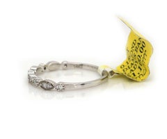 New 0.15ctw Diamond Marquise and Circle Alternating Anniversary Band Ring in 14K