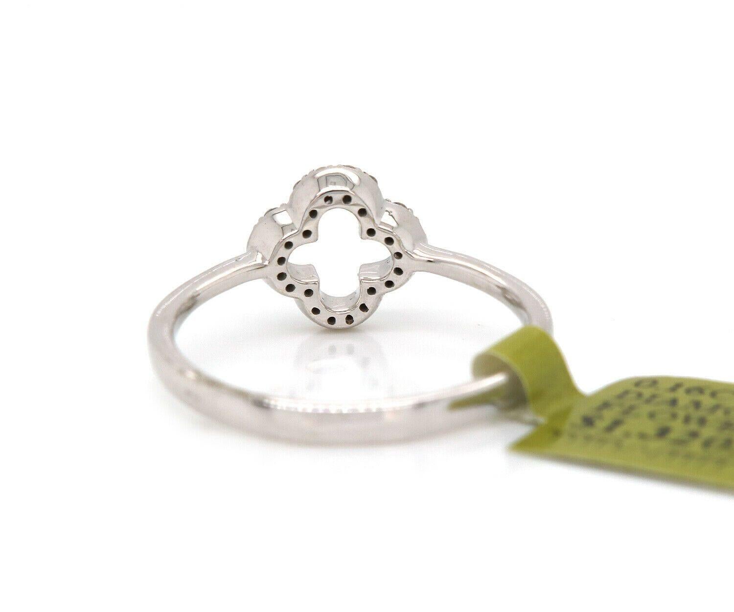 Offener Quatrefoil-Ring aus 14 Karat Weißgold mit 0,16 Karat Diamanten (Rundschliff) im Angebot