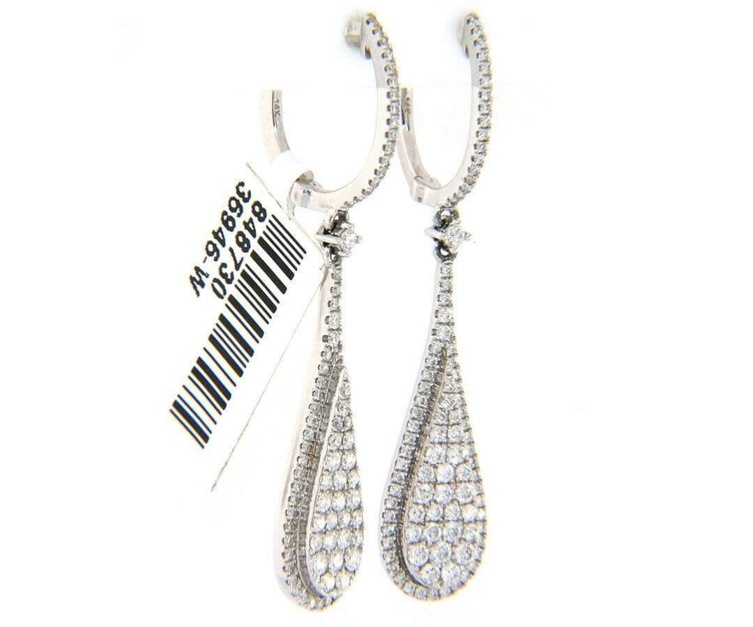 New 0.95ctw Diamond Teardrop Dangle Earrings in 14K White Gold In New Condition For Sale In Vienna, VA