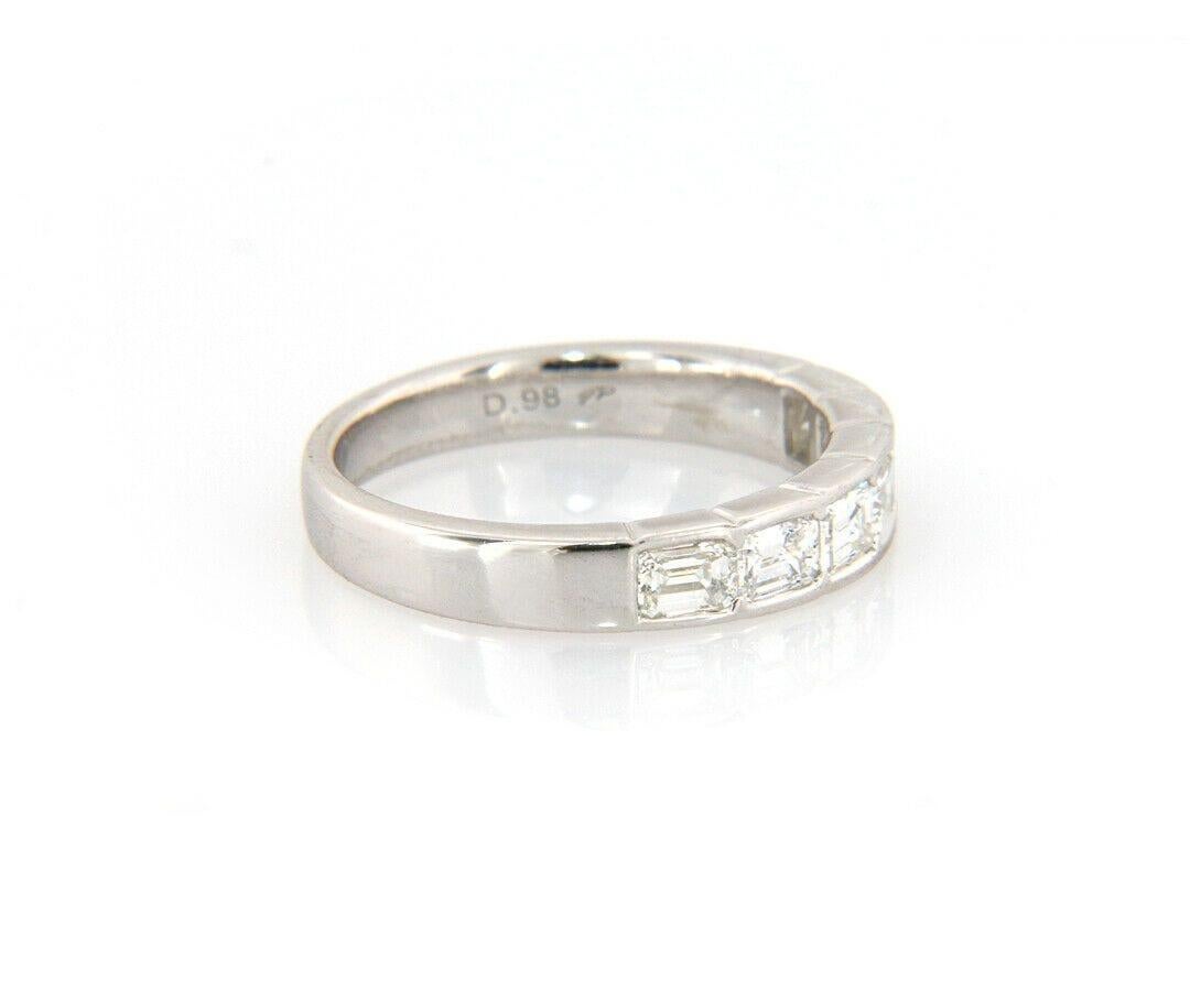 0,98 Karat Baguette Sideways Sechs Stein-Ring aus 18 Karat Weißgold mit sechs Steinen Damen im Angebot