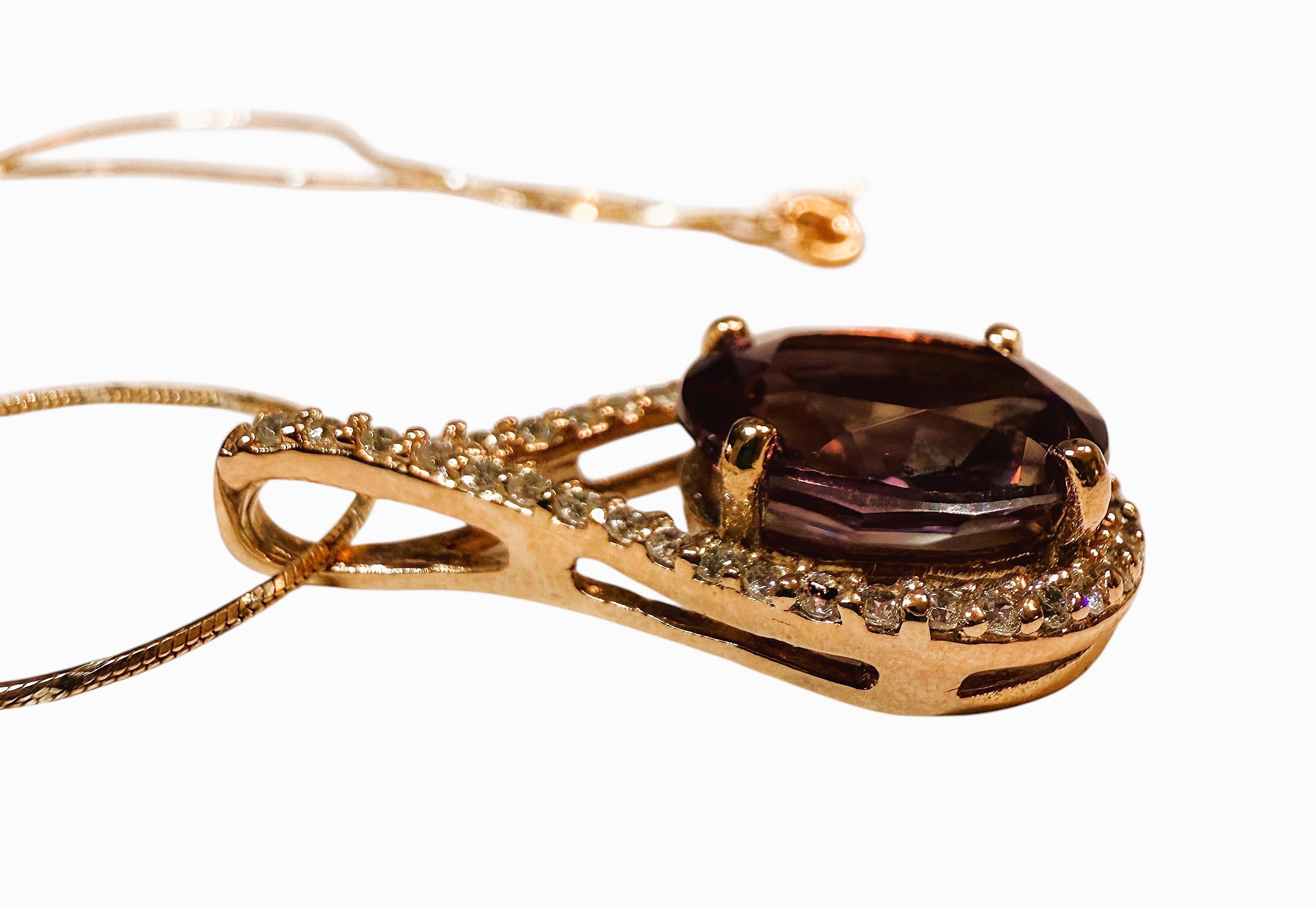 New 10 Carat Color Changing Alexandrite & Diamond Cut Sapphire R Gold PLNecklace Pour femmes en vente