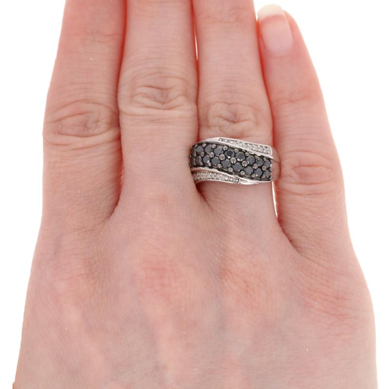 Taglio rotondo Nuovo anello di diamanti tondi brillanti da 1,00 ct. in argento a grappolo curvo da donna in vendita