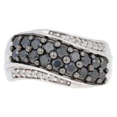 Nuevo Anillo de Diamantes Brillantes Redondos de 1,00ctw, Racimo Curvo de Plata de Ley