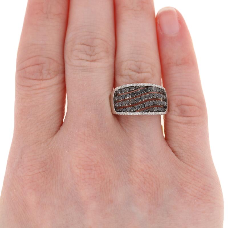 For Sale:  New 1.00ctw Round Brilliant & Single Cut Diamond Ring, Silver Wave Design 3
