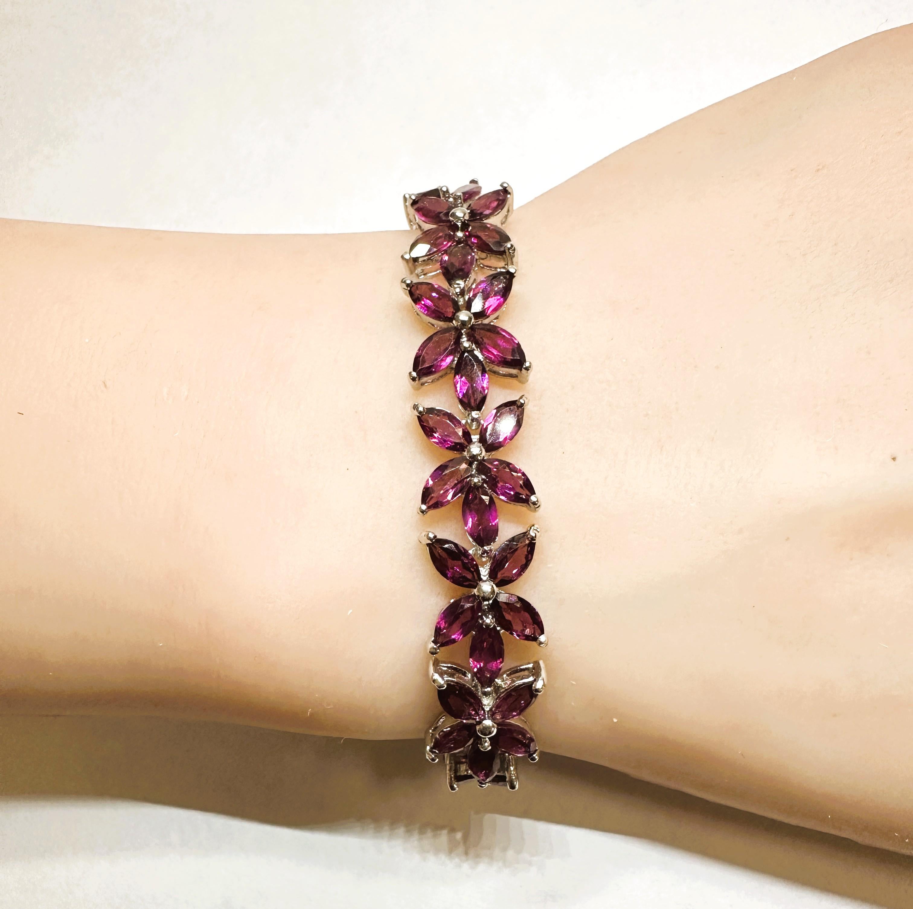 Marquise Cut New 10.2 Carat Mozambique Rhodolite Garnet 925 Sterling Silver Flower Bracelet For Sale