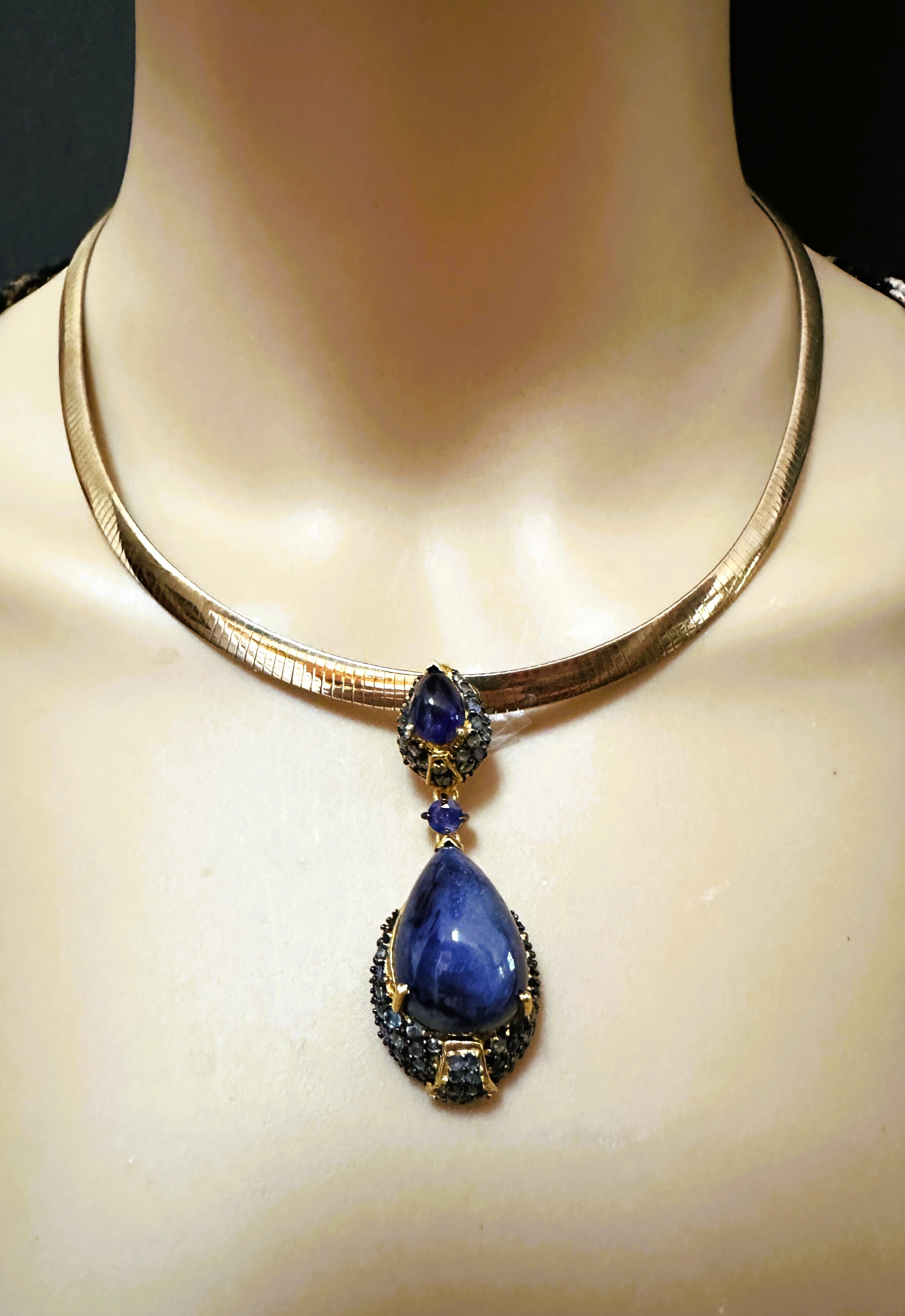 Nuevo Zafiro azul de 102,70 quilates y zafiro talla diamante Pendiente de oro de 18 quilates PL Sterl en venta 8