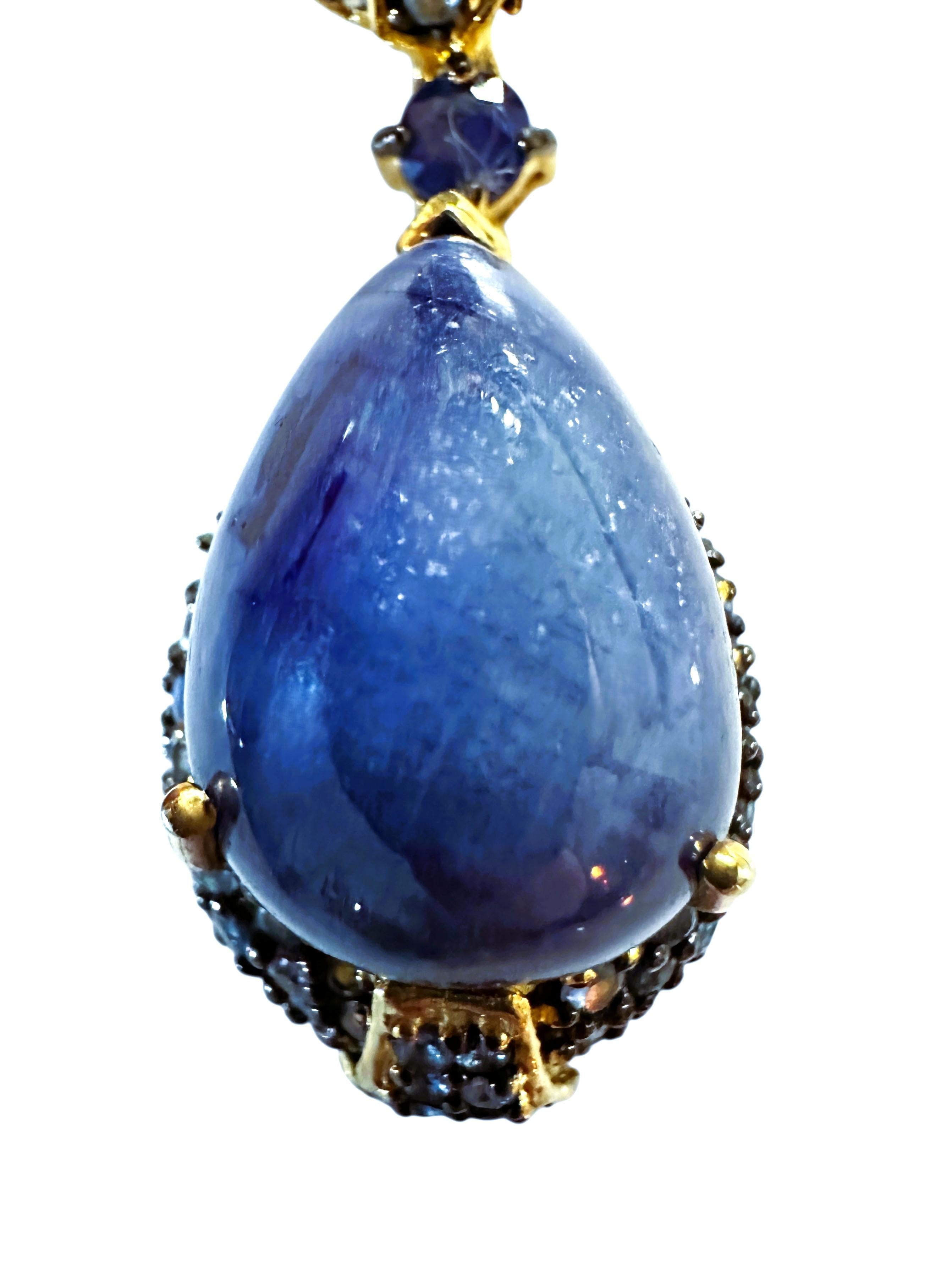 Nuevo Zafiro azul de 102,70 quilates y zafiro talla diamante Pendiente de oro de 18 quilates PL Sterl en Nuevo estado para la venta en Eagan, MN